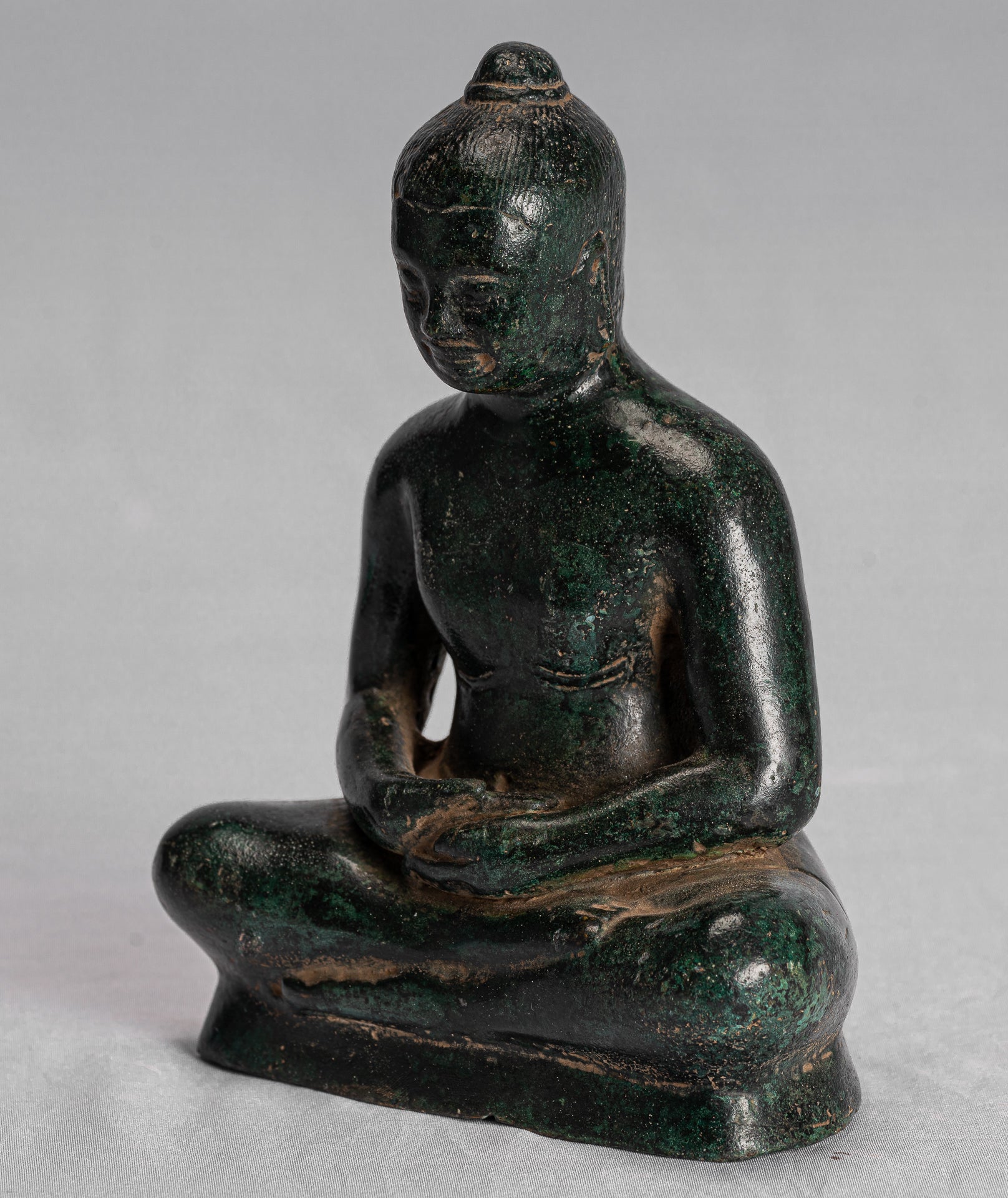 Statue antique de méditation en bronze de style khmer Jayavarman VII - 17 cm/7"
