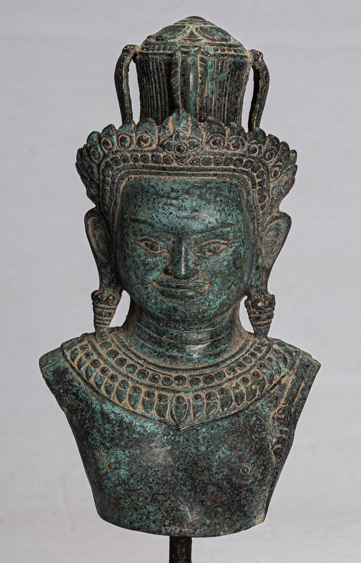 Shiva-Statue – Antiker Khmer-Stil, ungewöhnliche montierte Bronze-Shiva-Statue – 32 cm/13 Zoll