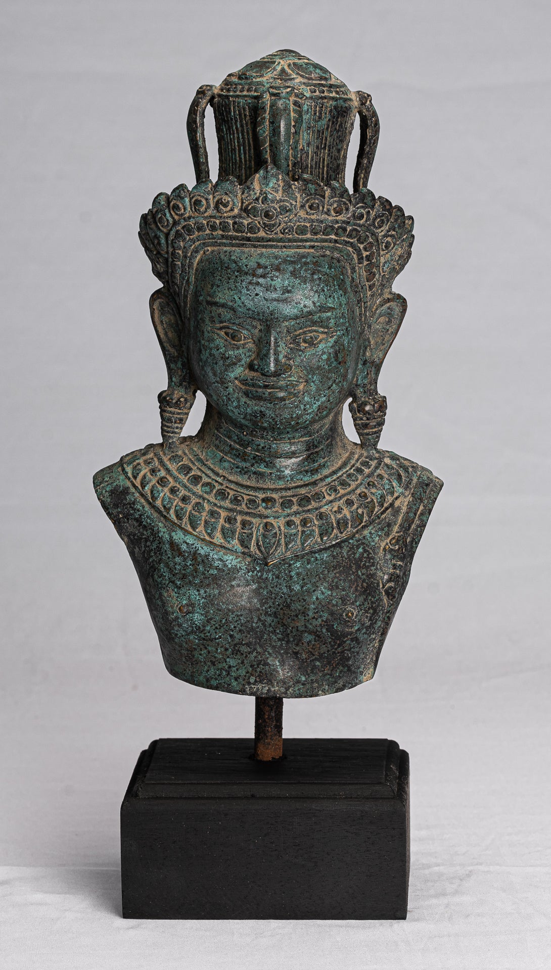 Shiva-Statue – Antiker Khmer-Stil, ungewöhnliche montierte Bronze-Shiva-Statue – 32 cm/13 Zoll
