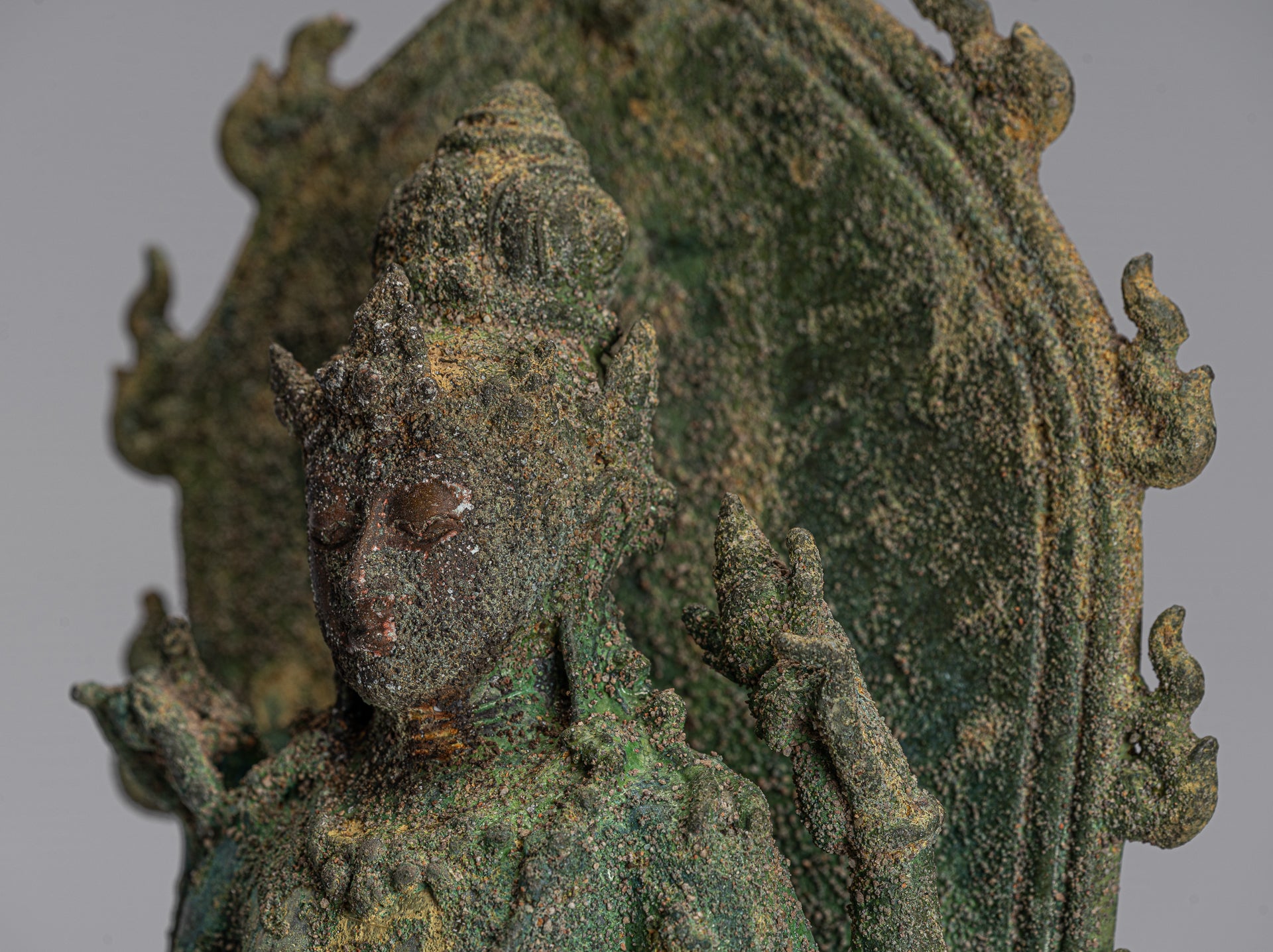 Vishnu - Estatua de bronce de alumno de estilo indonesio antiguo Majapahit Java de pie - 38 cm/15 "