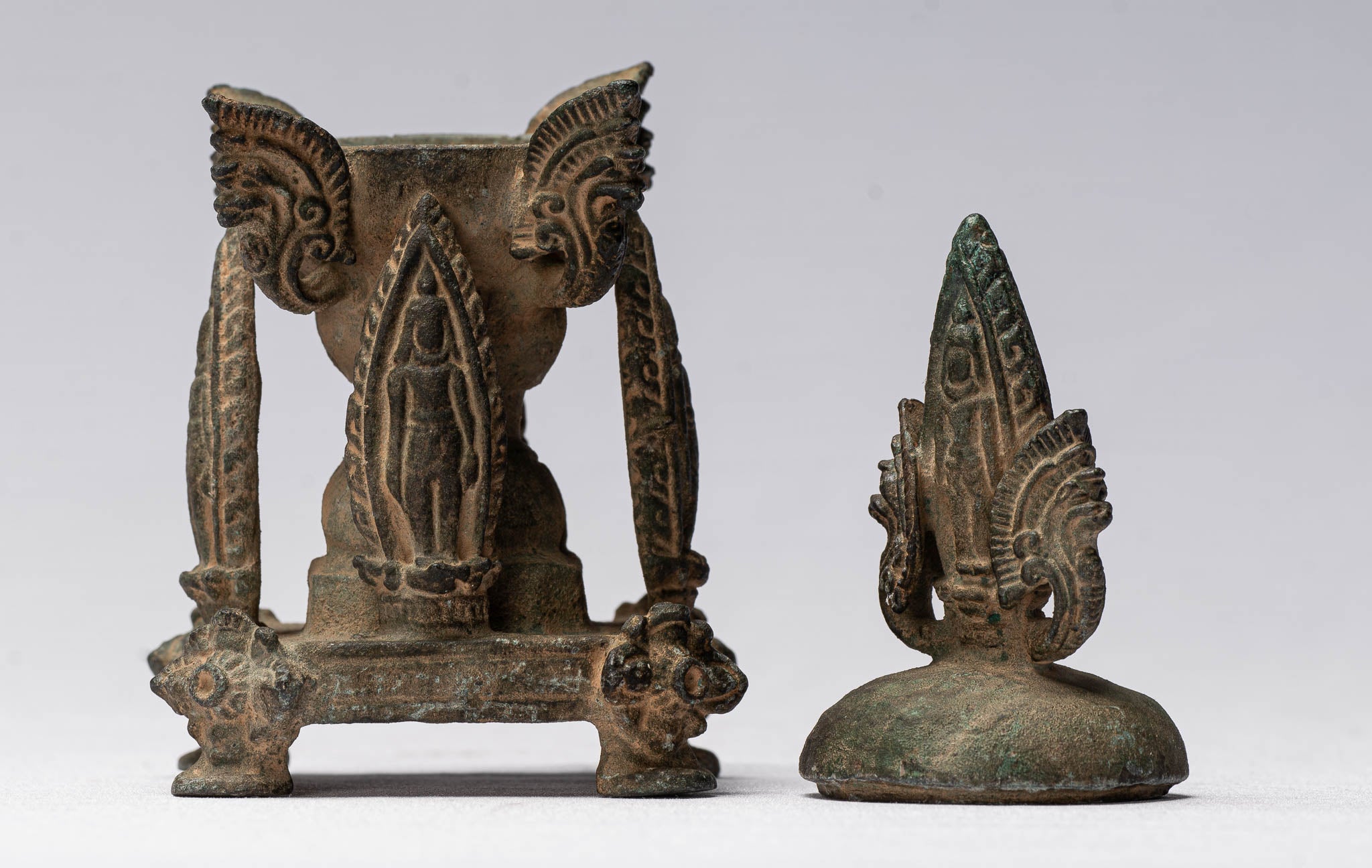 Statue di Buddha - Antique Thai Thai Bronze Charity Buddha e Naga Stupa -14 cm/6 "di altezza