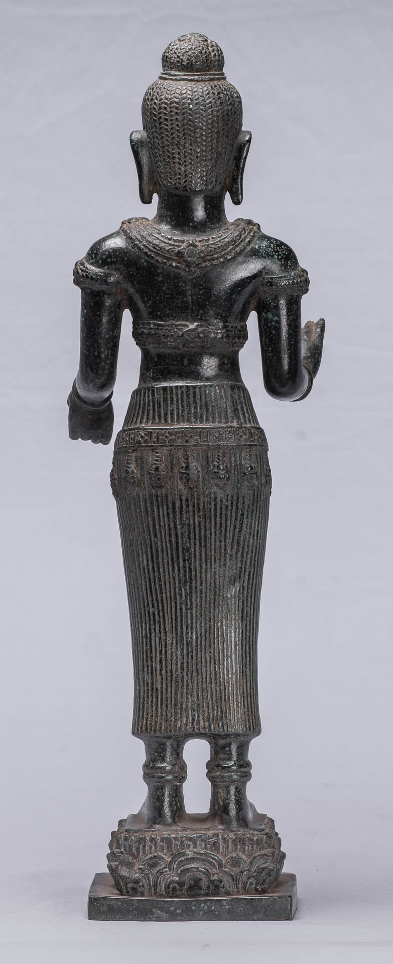 Lakshmi-Statue – antike Baphuon-Lakshmi-Statue im Khmer-Stil/Devi-Gemahlin von Vishnu – 43 cm/17 Zoll