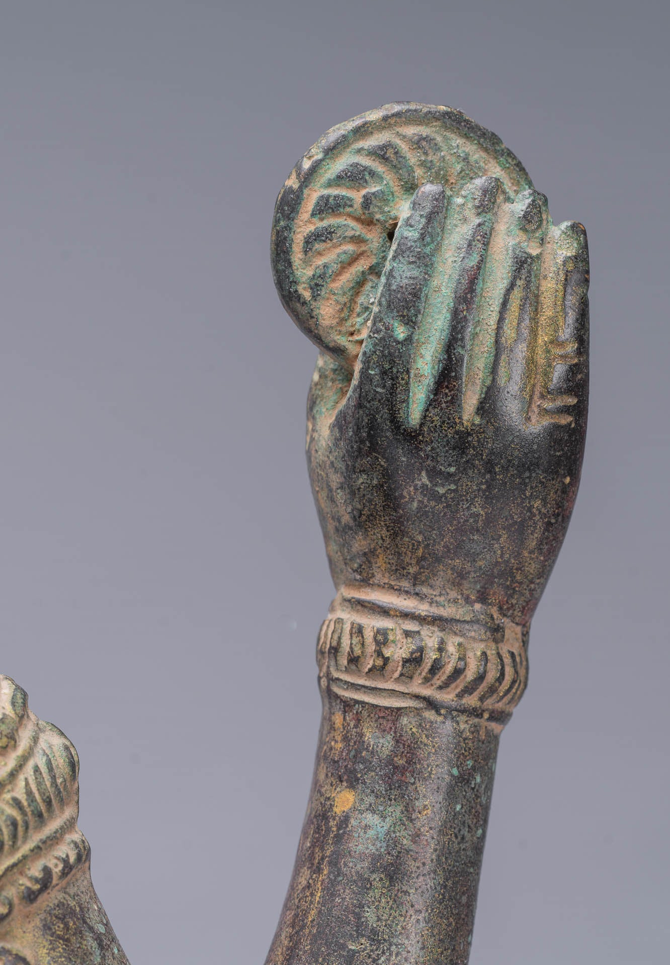 Statue Vishnu - Antique Khmer Style Bronze Bayon Statue Vishnu - 63cm/25 "