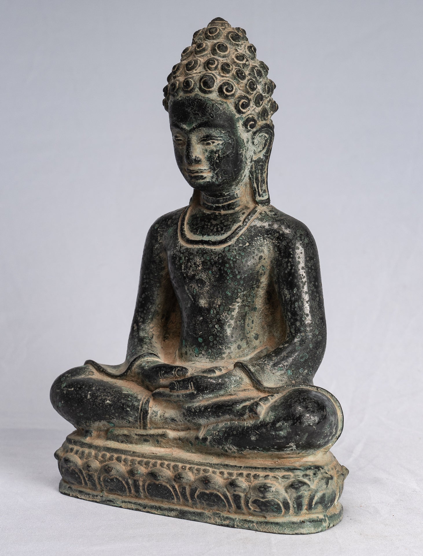 Buddha Statue - Antique Khmer Style Seated Bronze Phnom Da Meditation Buddha Statue - 20cm/8"