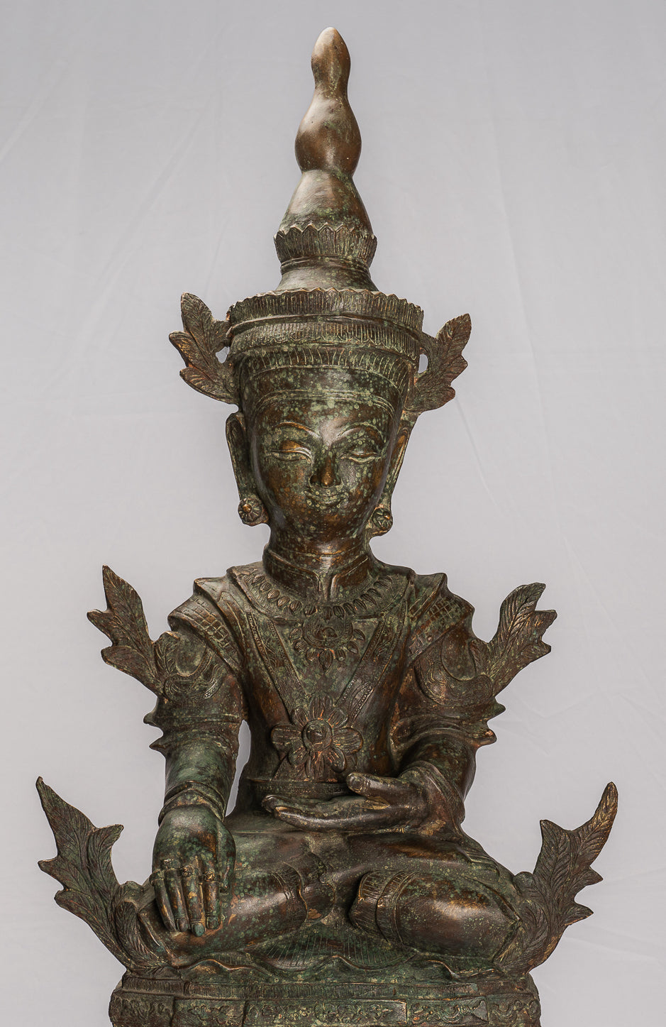 Antike Shan-Erleuchtungs-Buddha-Statue aus Bronze im burmesischen Stil – 102 cm/41 Zoll