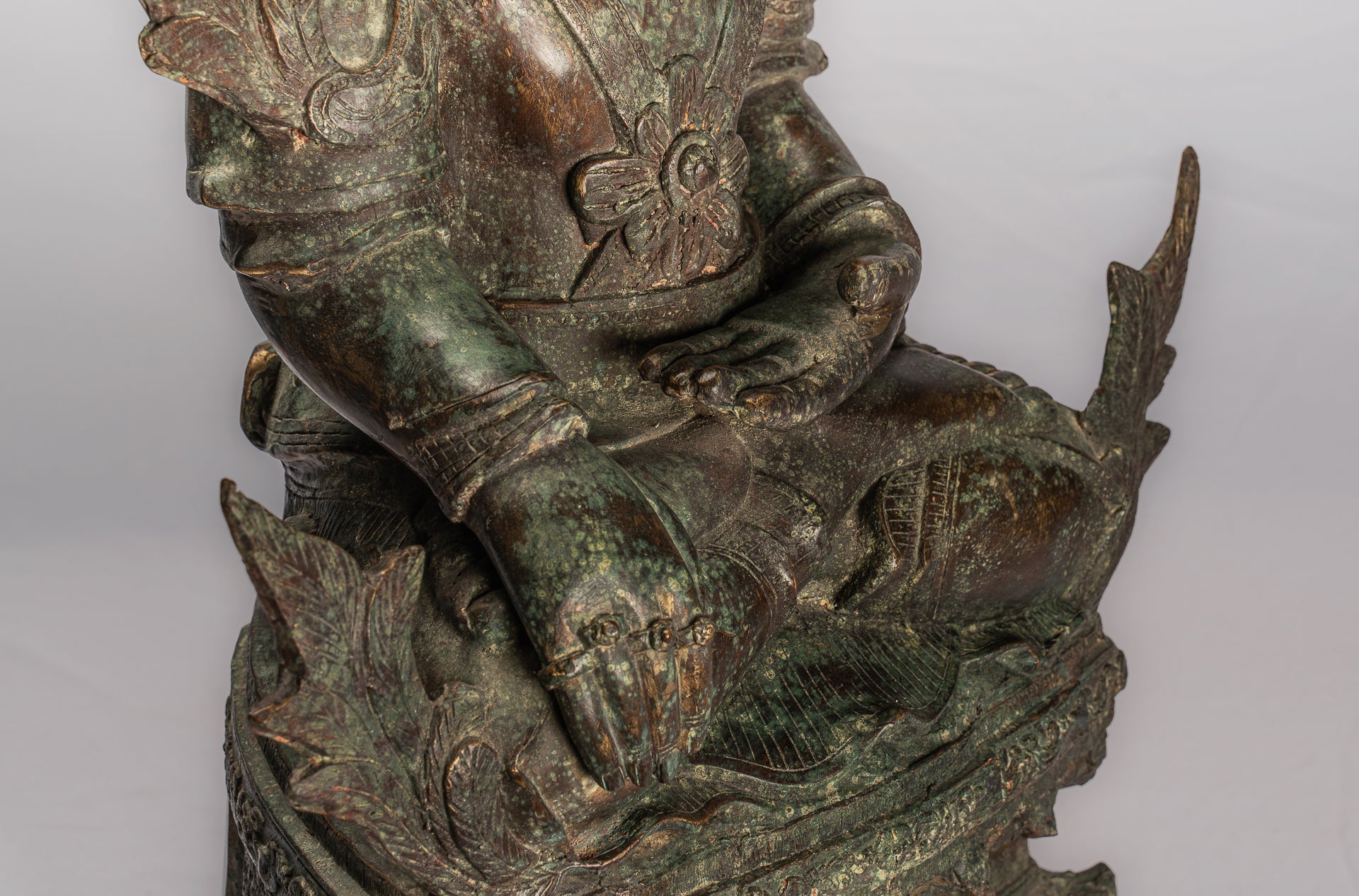 Antike Shan-Erleuchtungs-Buddha-Statue aus Bronze im burmesischen Stil – 102 cm/41 Zoll