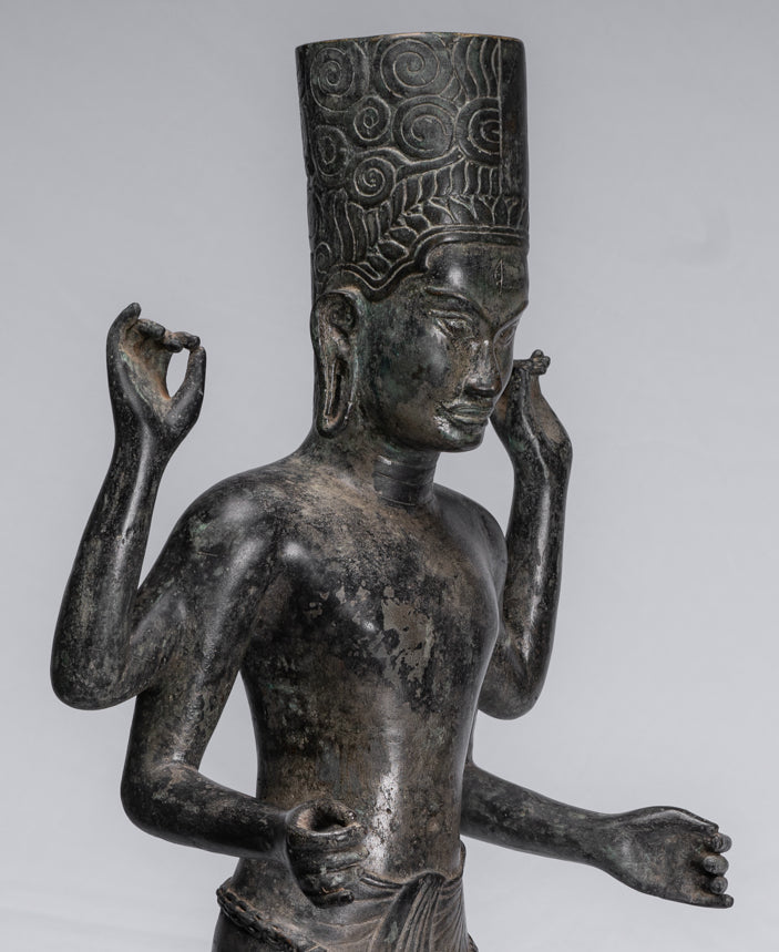 Harihara – Antiker Bronze-Khmer-Hari-Hara oder Vishnu und Shiva im Phnom-Da-Stil – 77 cm.