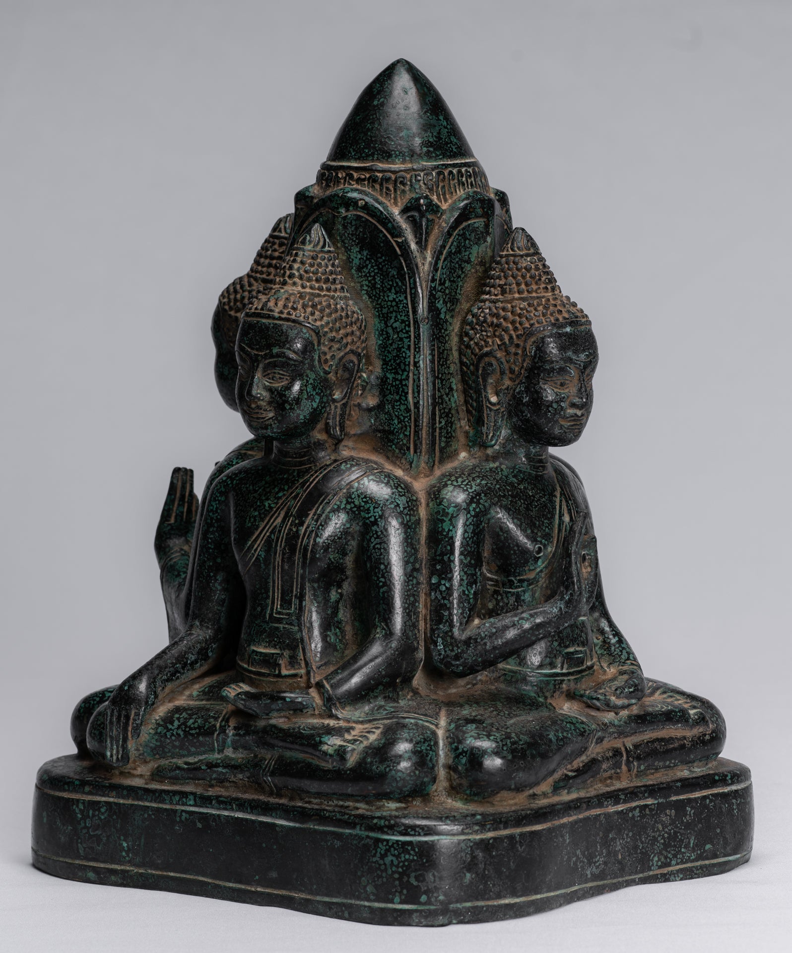 Statue antique de Bouddha à quatre voies en bronze de style khmer d'Asie du Sud-Est - 28 cm/11"