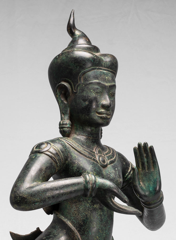Antike tanzende Apsara- oder Engelsstatue aus Baphuon-Bronze im Khmer-Stil – 85 cm.