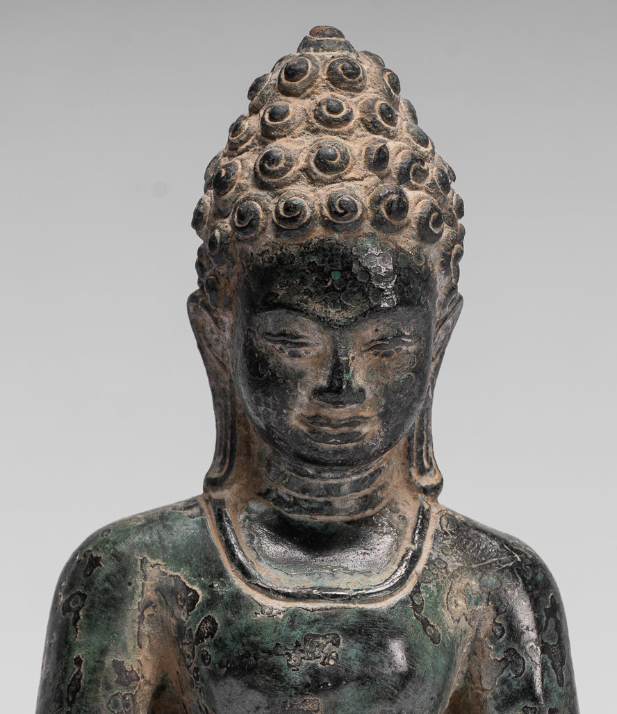 Buddha-Statue – Antiker Khmer-Stil, sitzende Bronze-Phnom-Da-Meditations-Buddha-Statue – 20 cm.