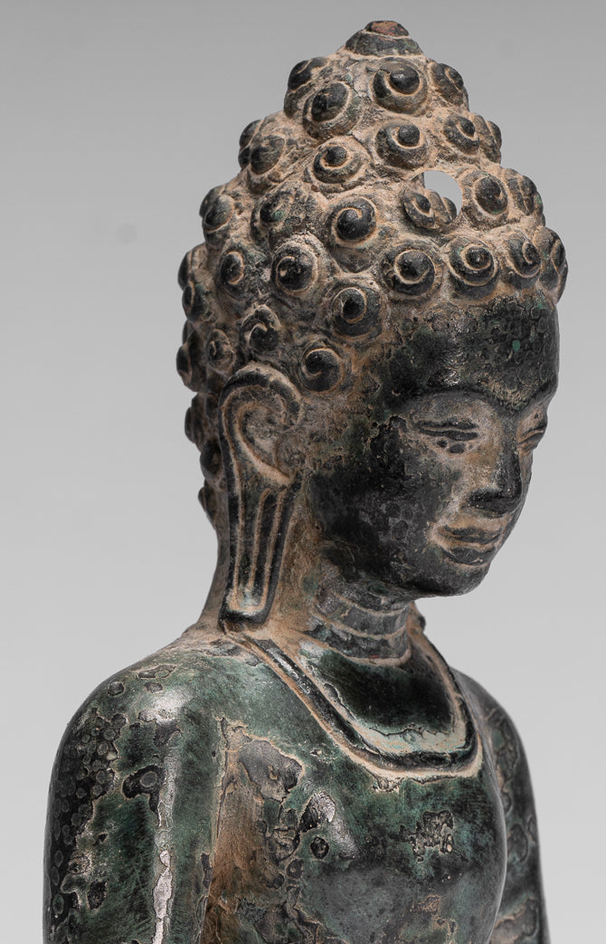 Buddha-Statue – Antiker Khmer-Stil, sitzende Bronze-Phnom-Da-Meditations-Buddha-Statue – 20 cm.