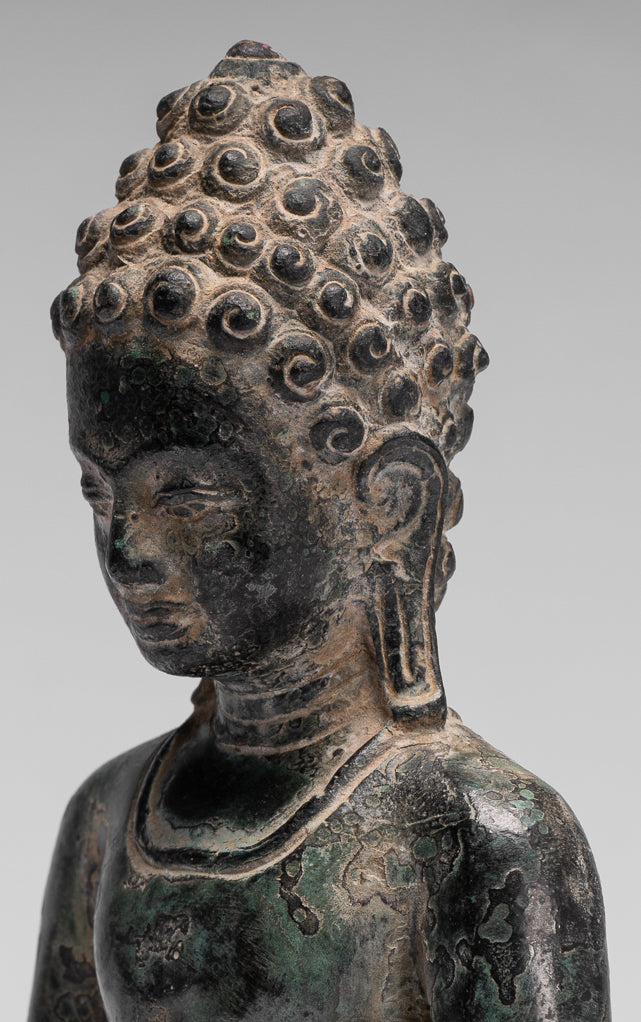 Buddha-Statue – Antiker Khmer-Stil, sitzende Bronze-Phnom-Da-Meditations-Buddha-Statue – 20 cm.