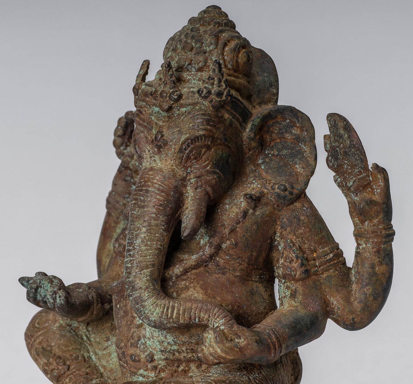 Statue de Ganesha – Statue de Ganesha indonésienne assise en bronze de style javanais antique – 20 cm