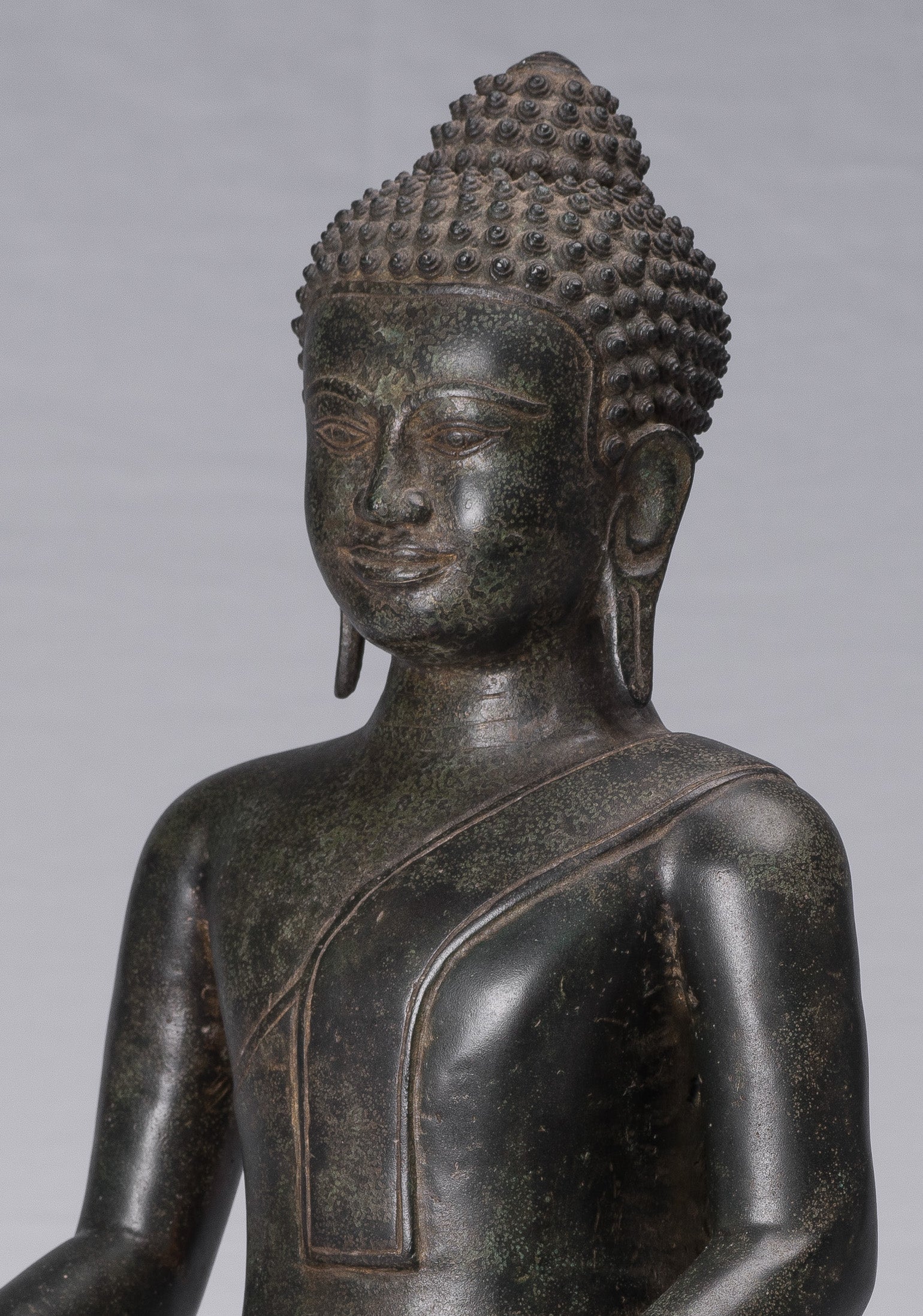 Statue de Bouddha – Statue de Bouddha assis en bronze de style khmer antique – 46 cm