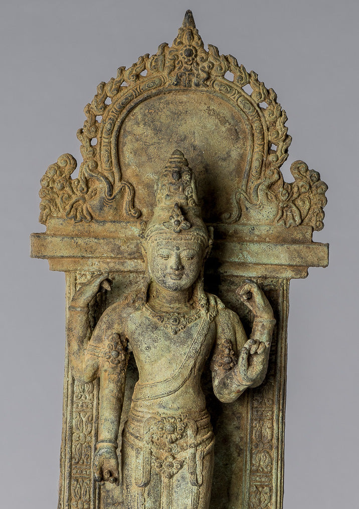 Lokeshvara – Statue de Lokeshvara debout en bronze de style indonésien antique Majapahit – 37 cm/15"