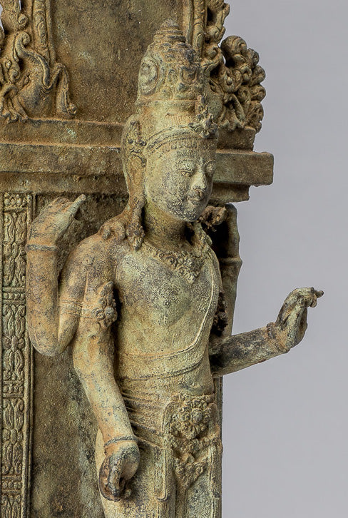 Lokeshvara – Statue de Lokeshvara debout en bronze de style indonésien antique Majapahit – 37 cm/15"