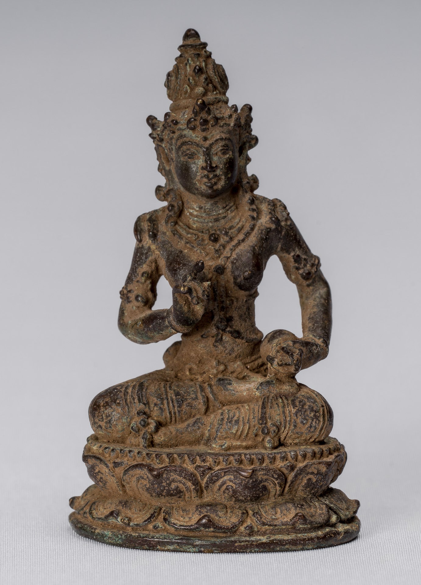 Statue de Tara – Statue de Devi Tara en bronze indonésien de style Java antique – 8 cm/3"