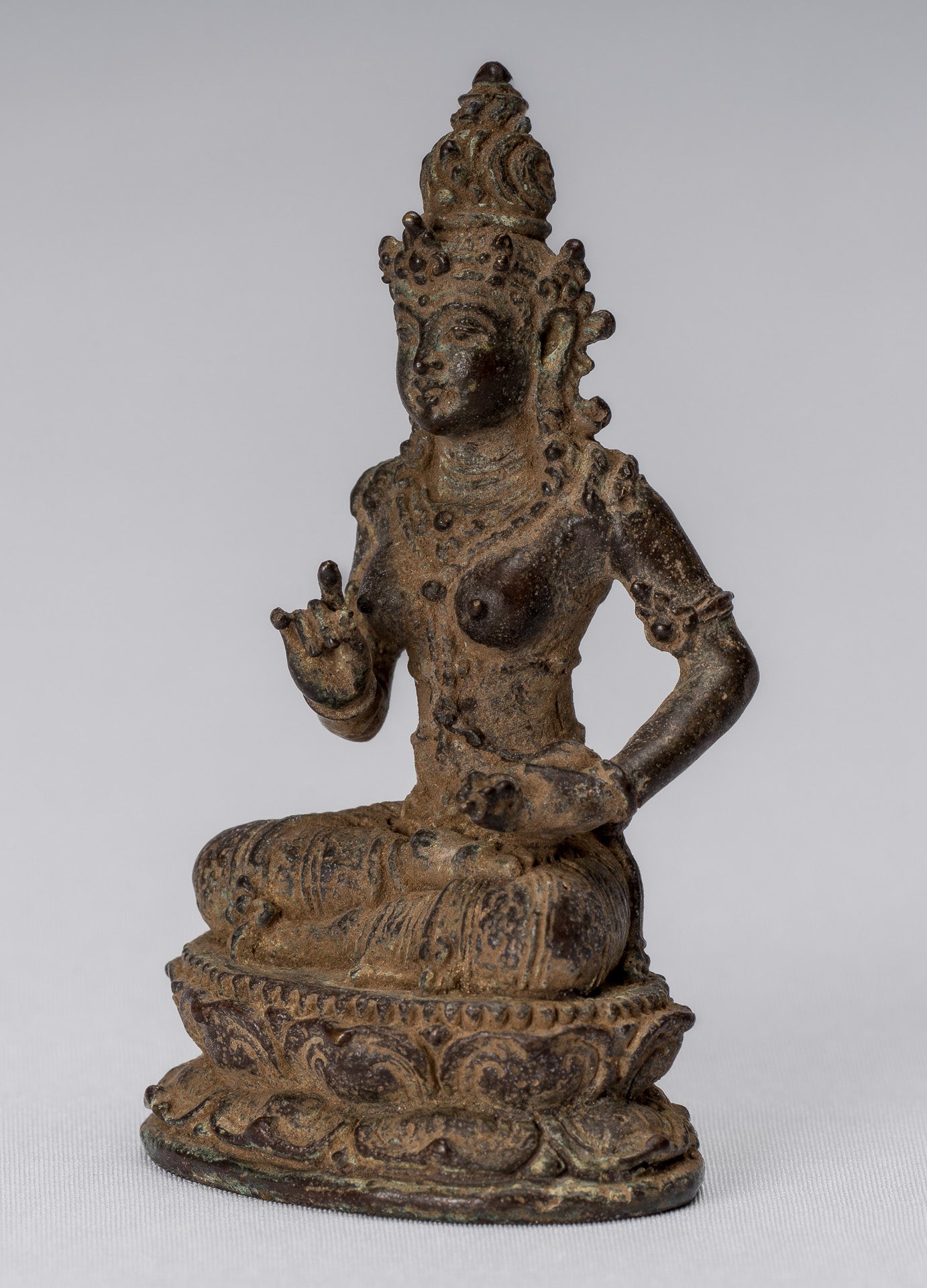 Statue de Tara – Statue de Devi Tara en bronze indonésien de style Java antique – 8 cm/3"