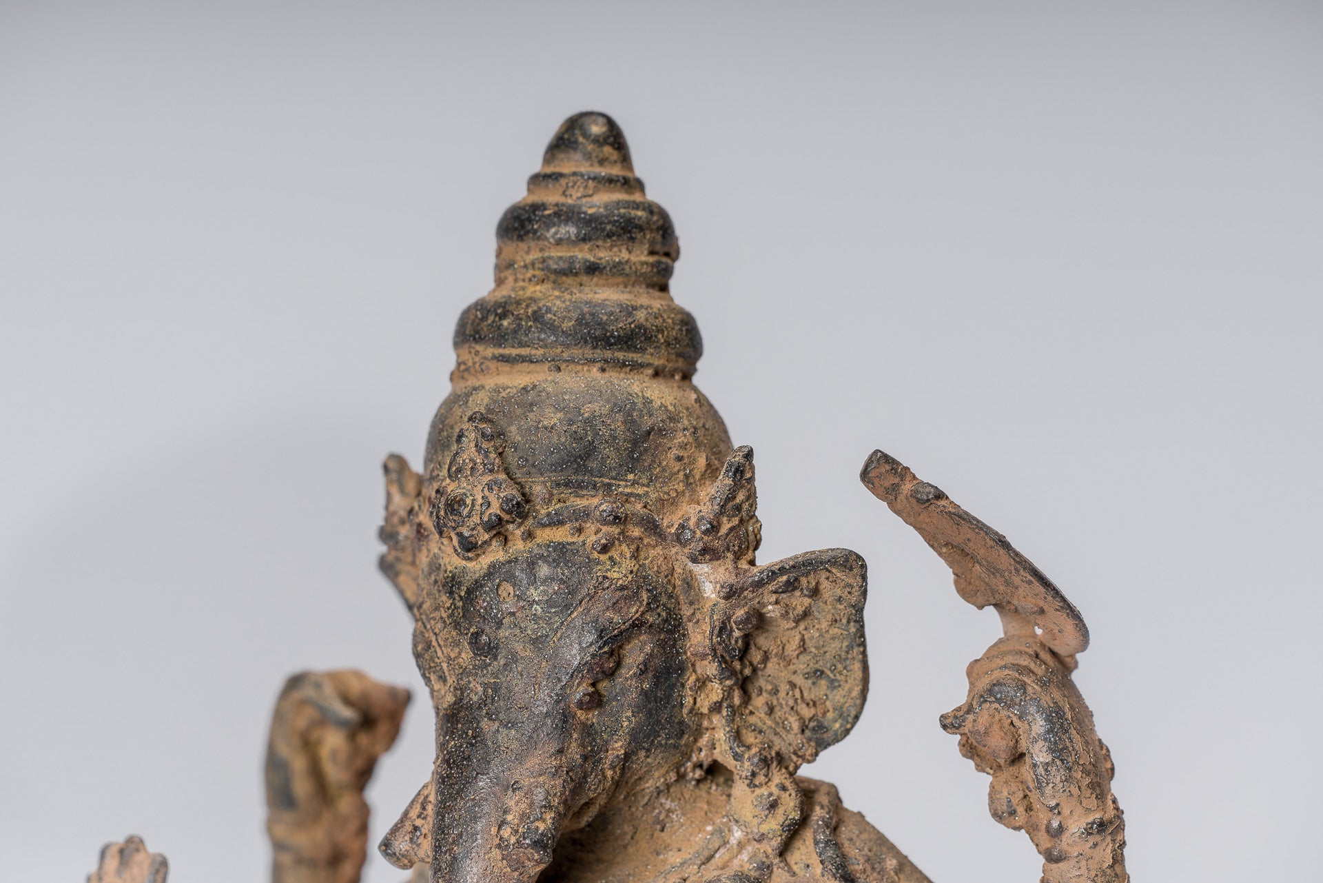 Statue de Ganesha – Statue de Ganesha indonésienne assise en bronze de style javanais antique – 25 cm/10"