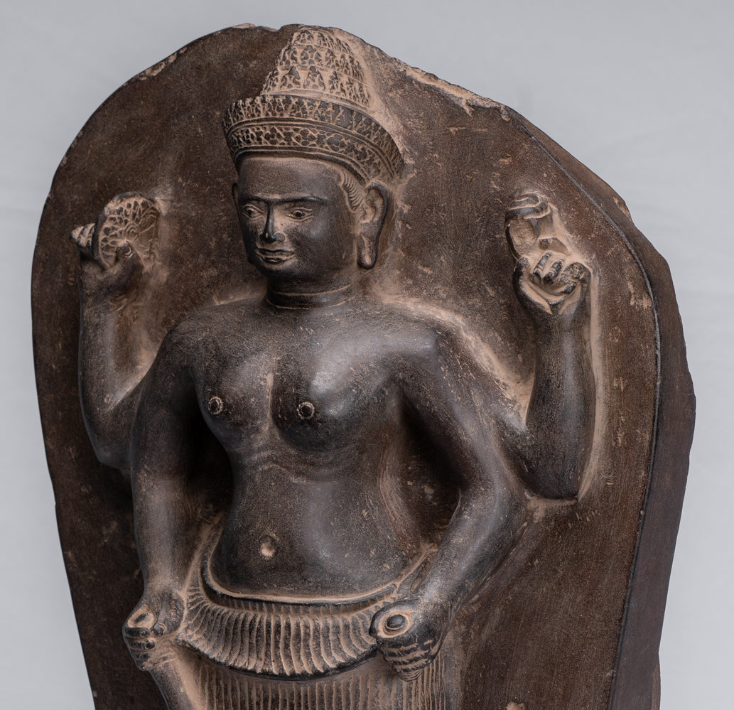 Statue antique de Stèle Durga en pierre de Koh Ker de style pré-Angkor - 51 cm/20"