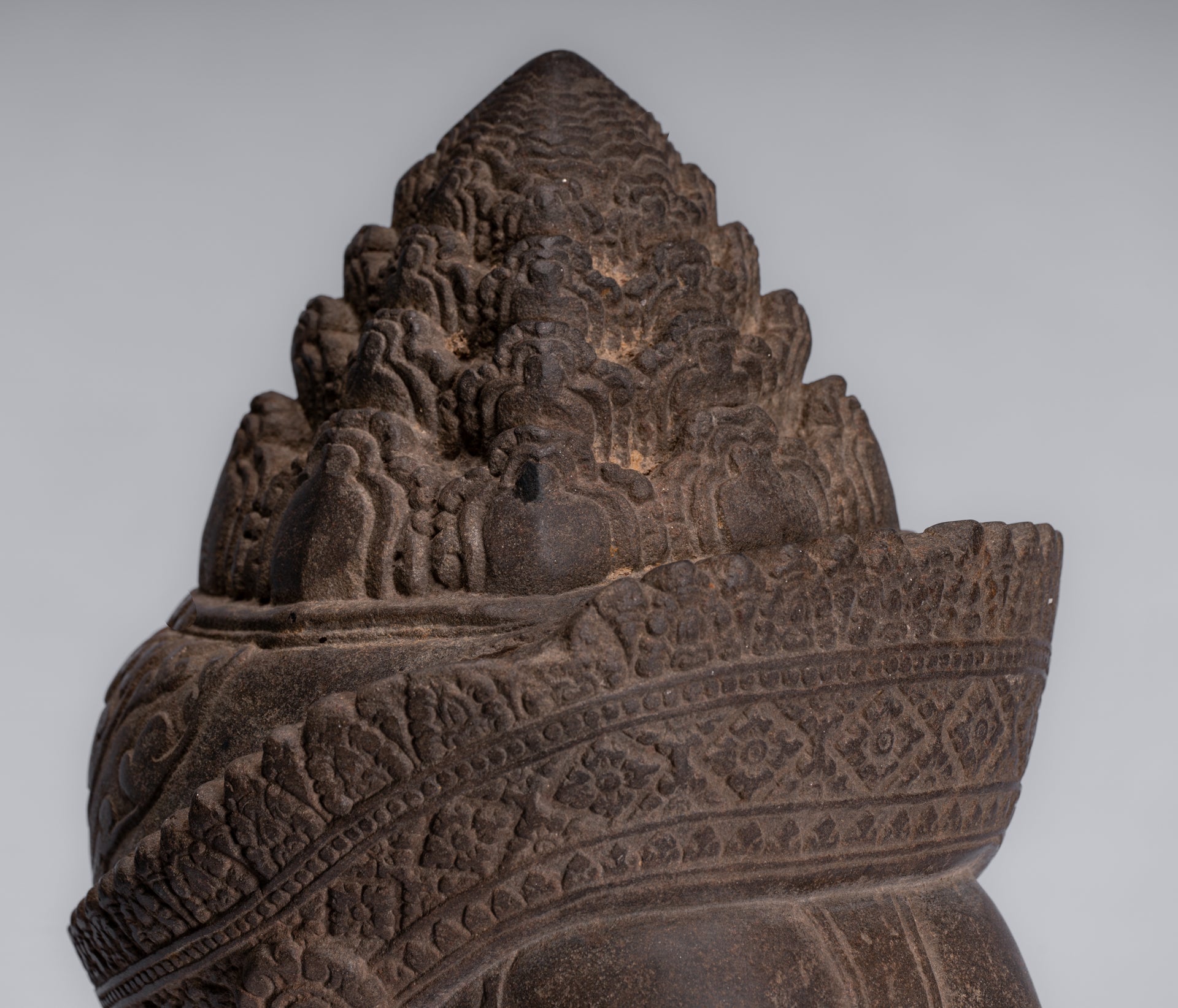 Wächterstatue – antiker Khmer-Stein, Angkor Wat-Stil, Yaksha-Tempelwächter – 37 cm.