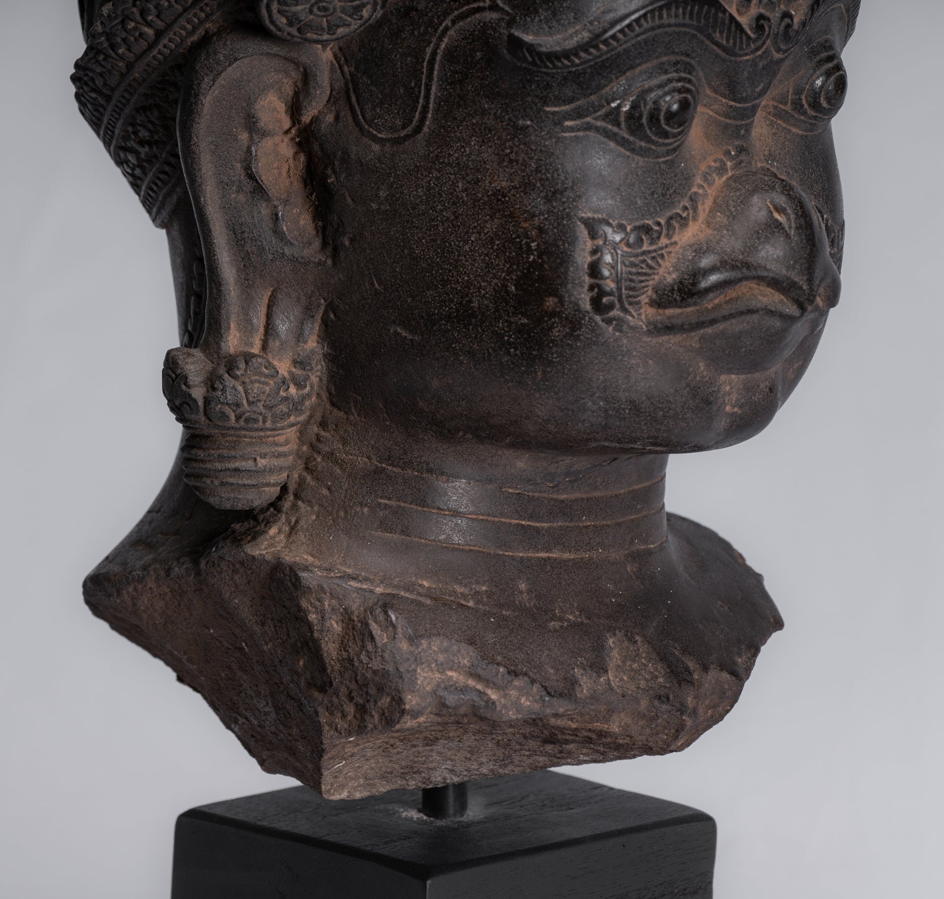 Garuda-Statue – antike Banteay-Srei-Stil-Stein-Khmer-Garuda-Vishnu-Statue – 46 cm/18 Zoll