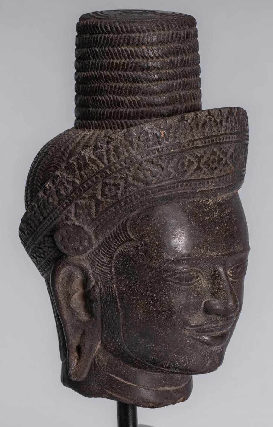 Statue Vishnu - Antique Koh Ker Style Stone Monted Khmer Vishnu Head - 31cm / 12 "