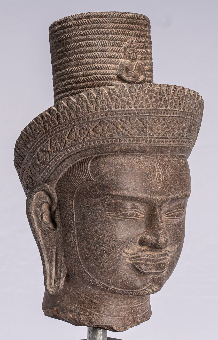 Statue antique de Bodhisattva Avalokitesvara en pierre de style Koh Ker - 54 cm/22"