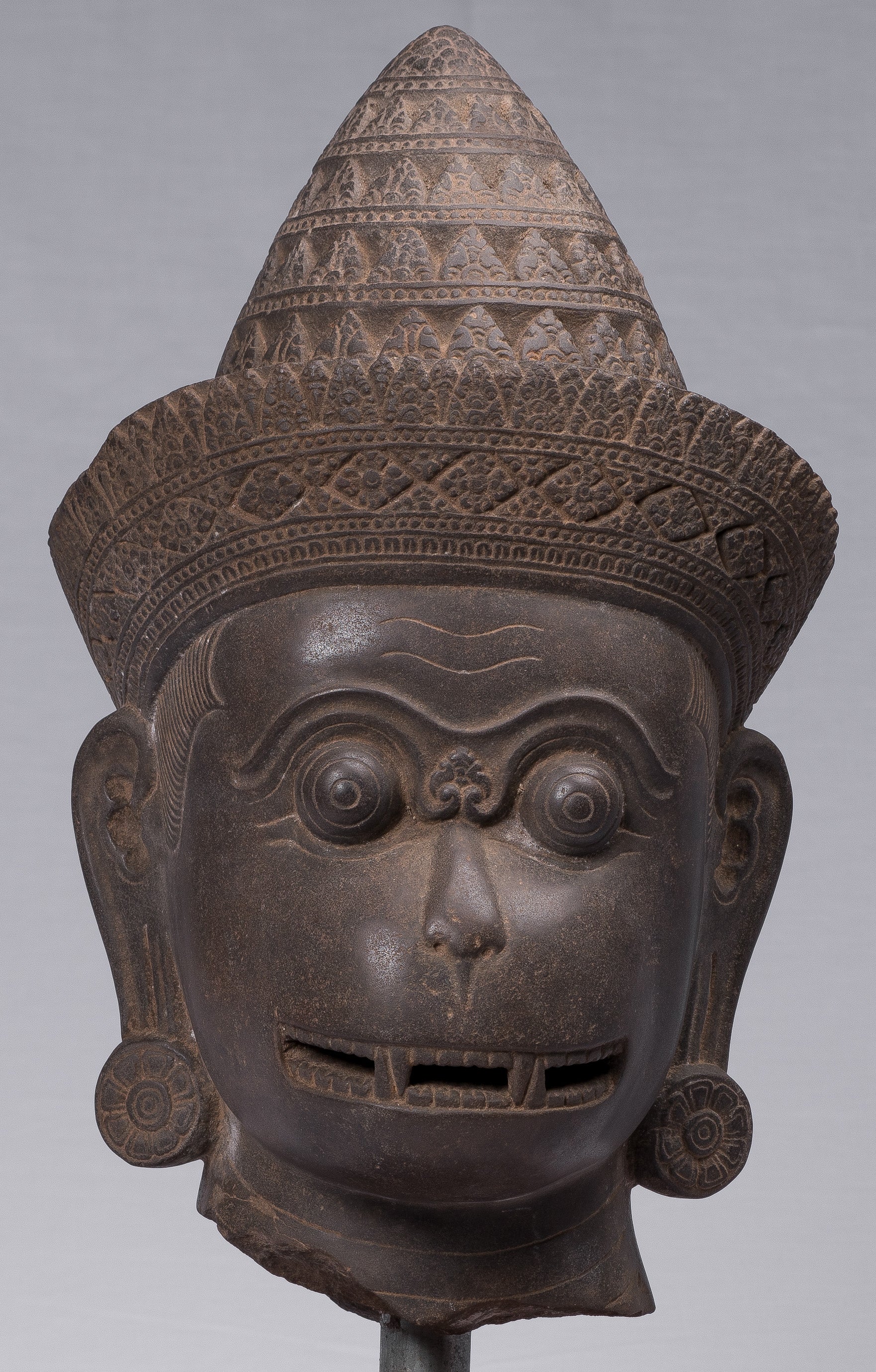 Antique JMER Style Stone Banteay Srei Hindu Dios Hanuman Estatua - 55 cm/22 "de alto