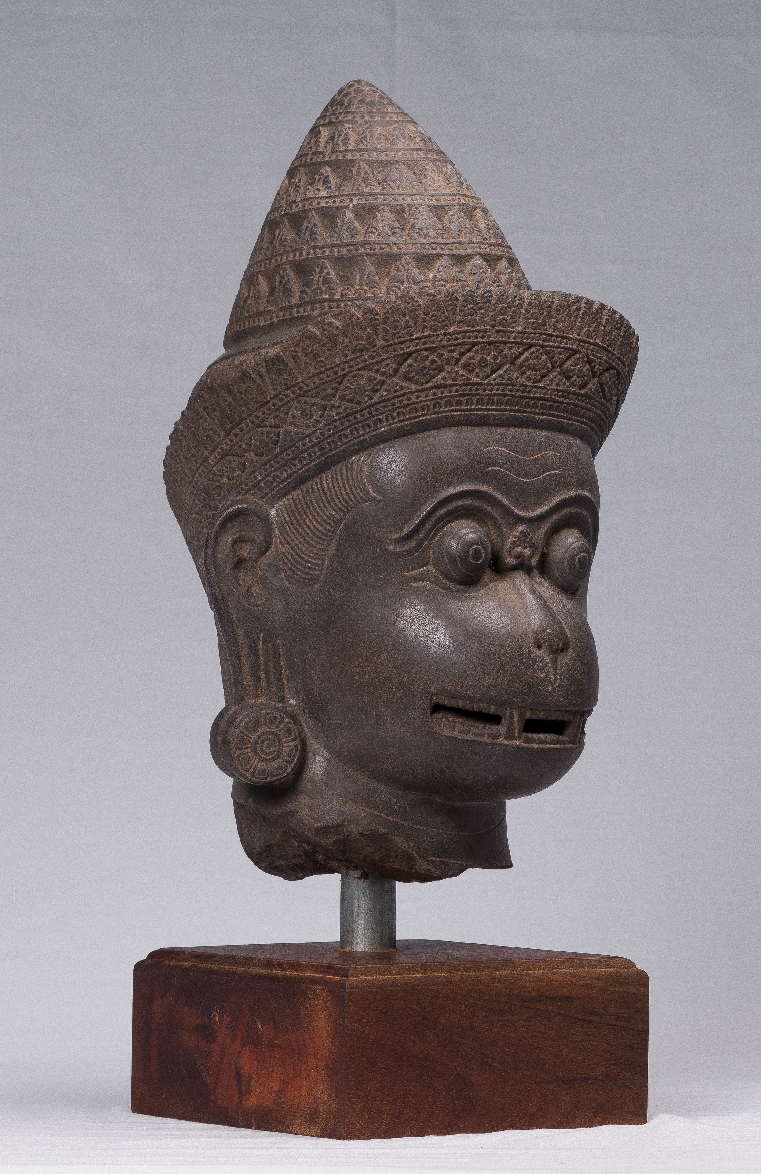 Antique JMER Style Stone Banteay Srei Hindu Dios Hanuman Estatua - 55 cm/22 "de alto