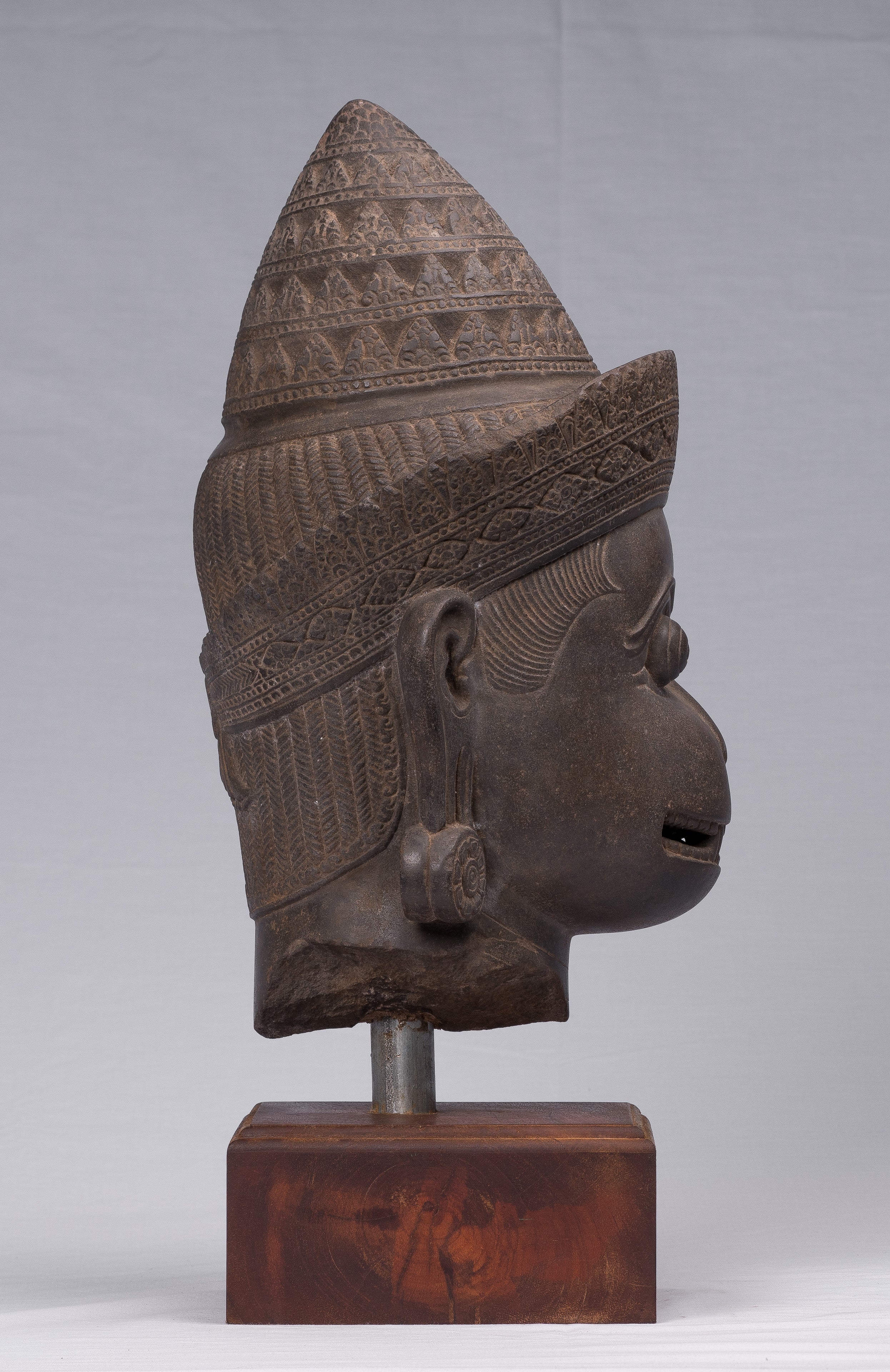 Antique JMER Style Stone Banteay Srei Hindu Dios Hanuman Estatua - 55 cm/22 "de alto