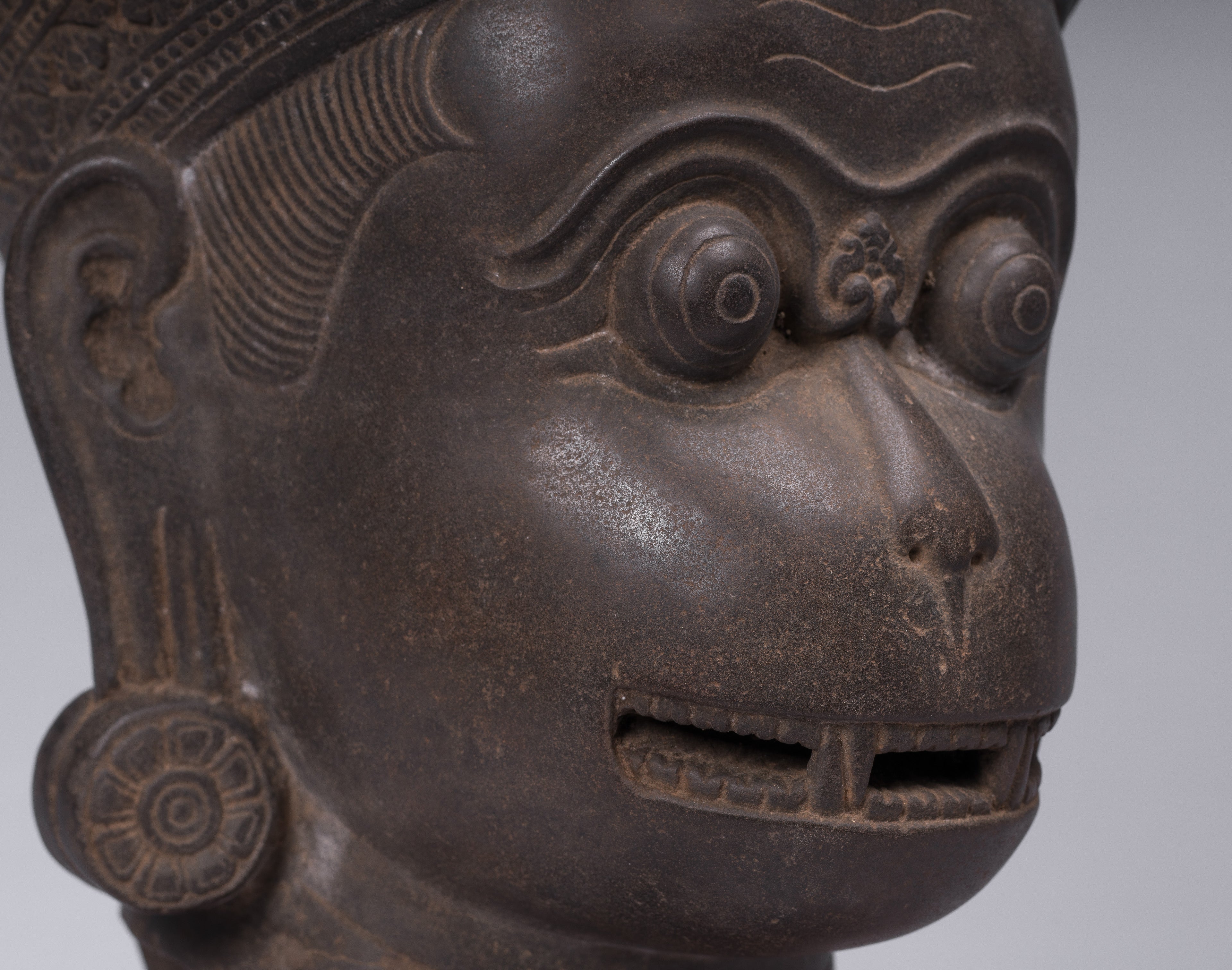 Antique JMER Style Stone Banteay Srei Hindu Dios Hanuman Estatua - 55 cm/22 "de alto