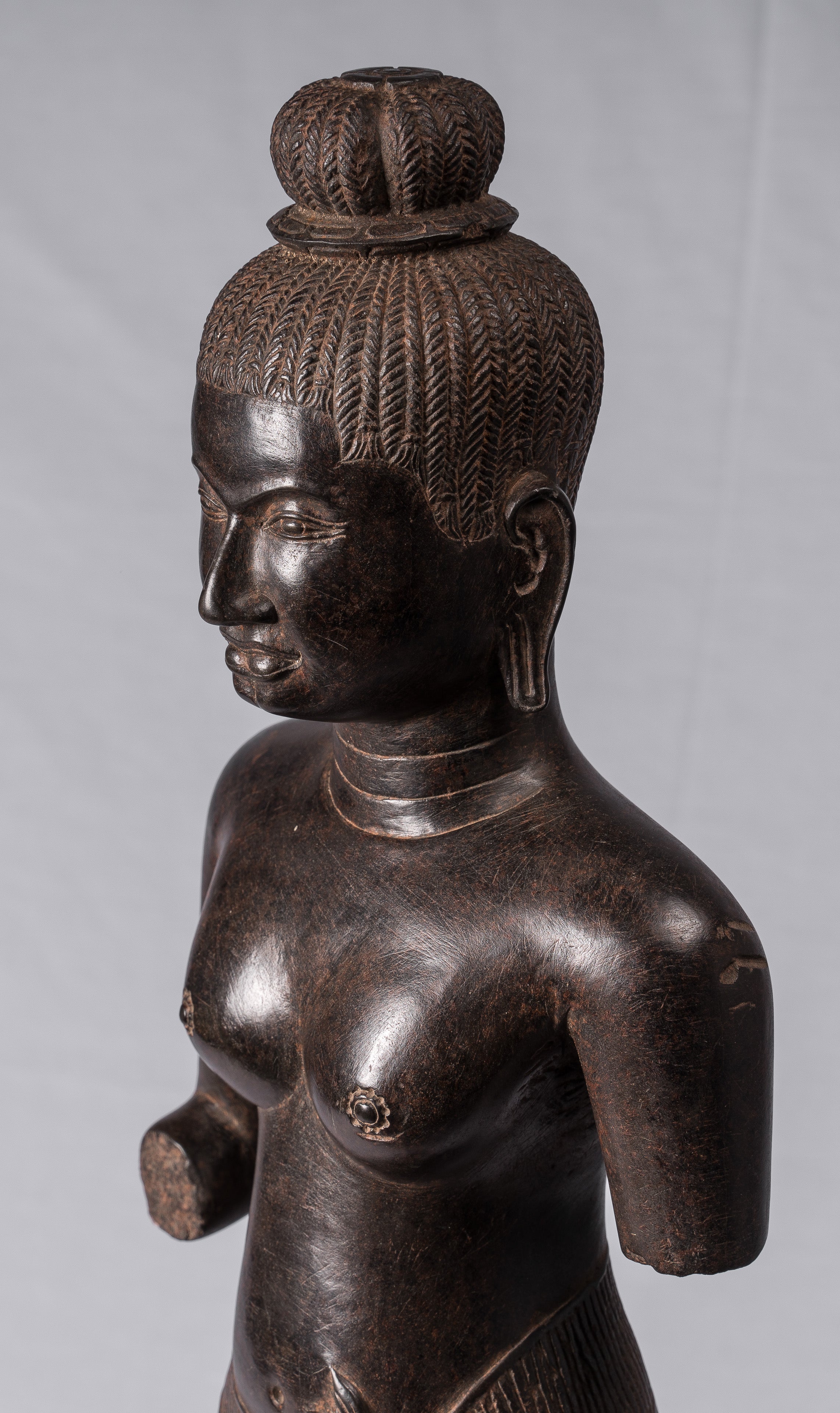 Estatua de Lakshmi - Stone de estilo Baphuon antiguo Lakshmi / Devi consorte de Vishnu Torso - 78 cm / 31 "