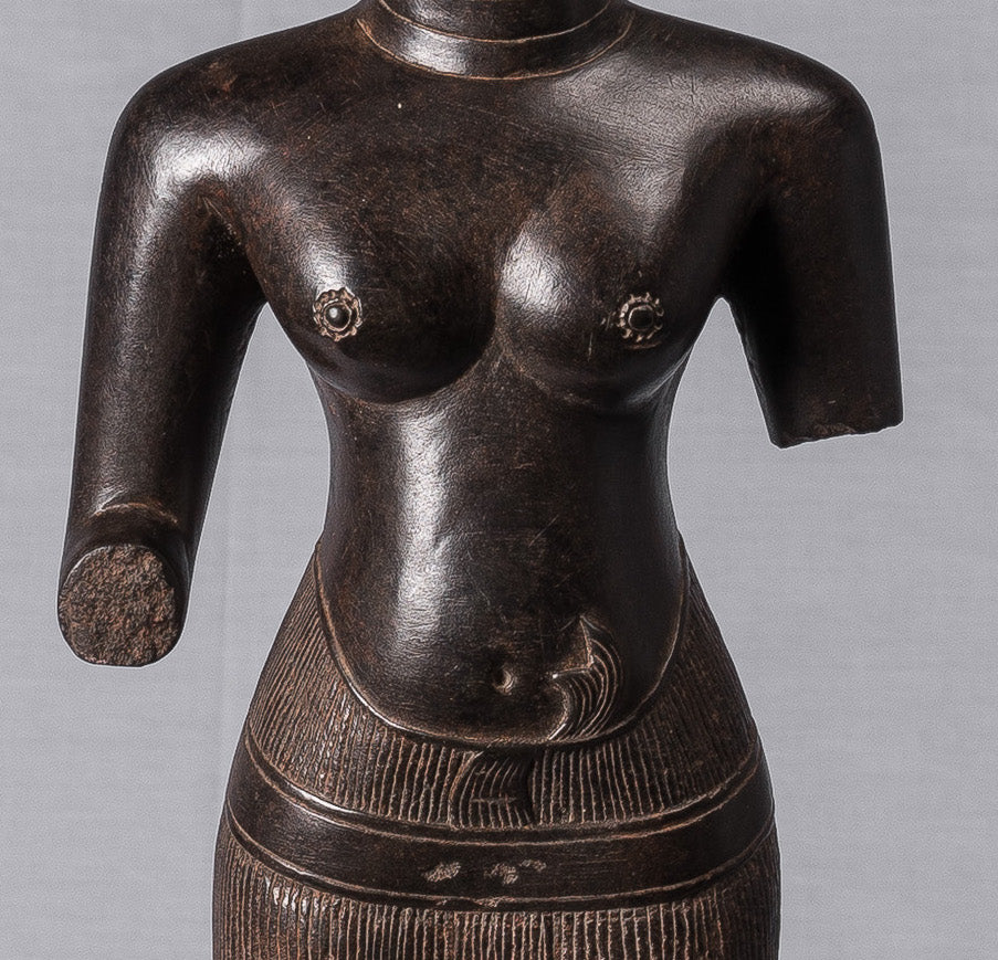 Estatua de Lakshmi - Stone de estilo Baphuon antiguo Lakshmi / Devi consorte de Vishnu Torso - 78 cm / 31 "