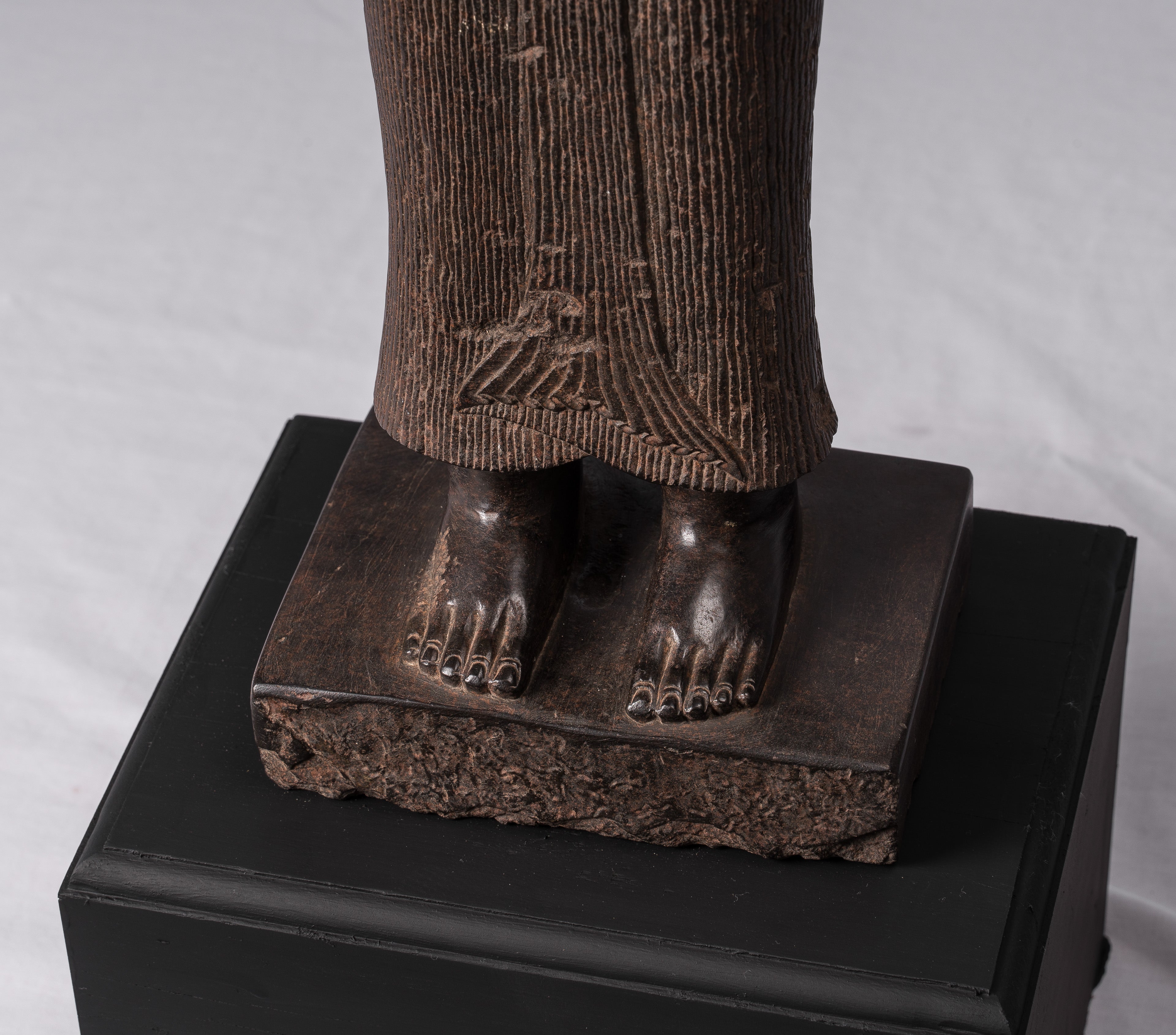 Estatua de Lakshmi - Stone de estilo Baphuon antiguo Lakshmi / Devi consorte de Vishnu Torso - 78 cm / 31 "