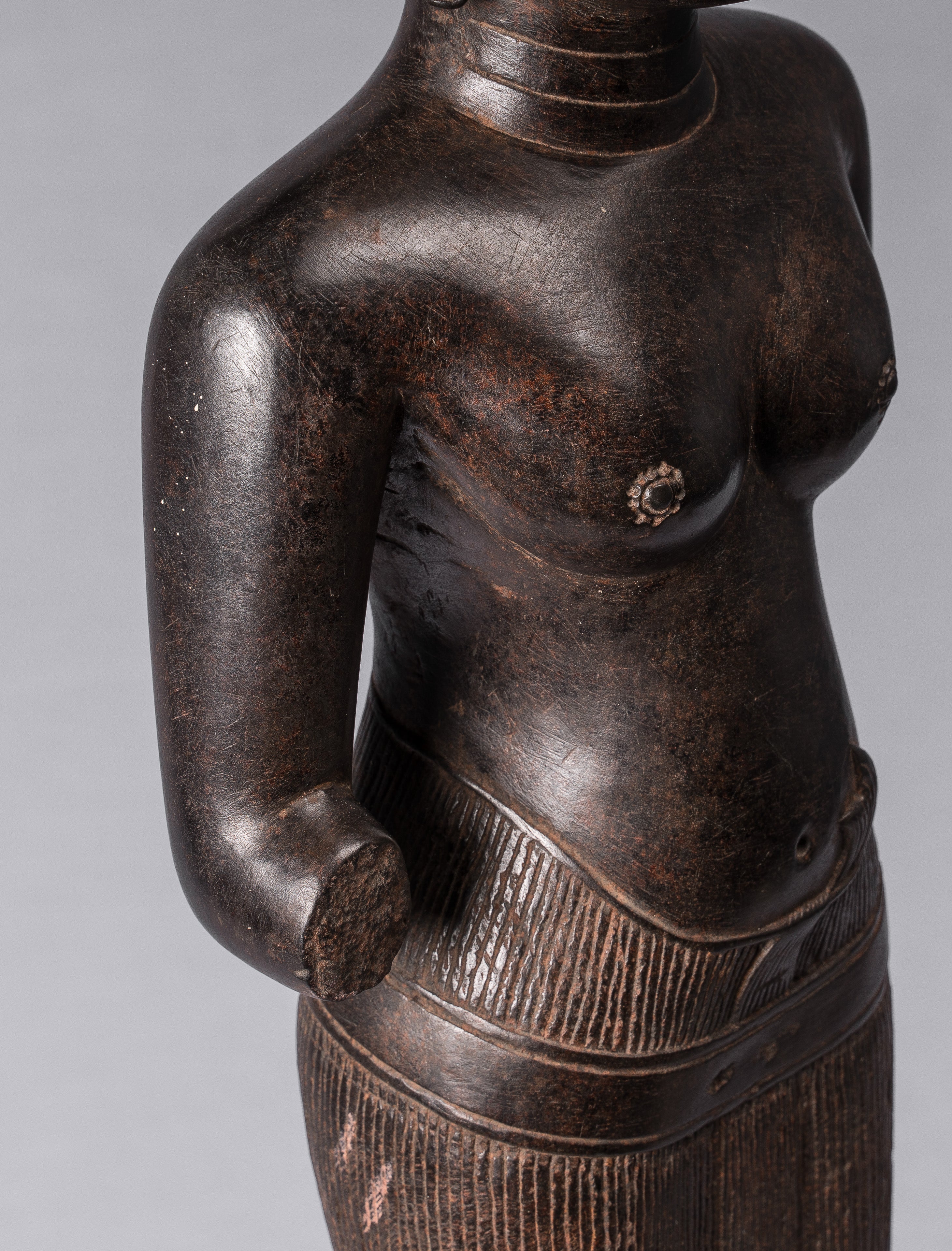 Estatua de Lakshmi - Stone de estilo Baphuon antiguo Lakshmi / Devi consorte de Vishnu Torso - 78 cm / 31 "