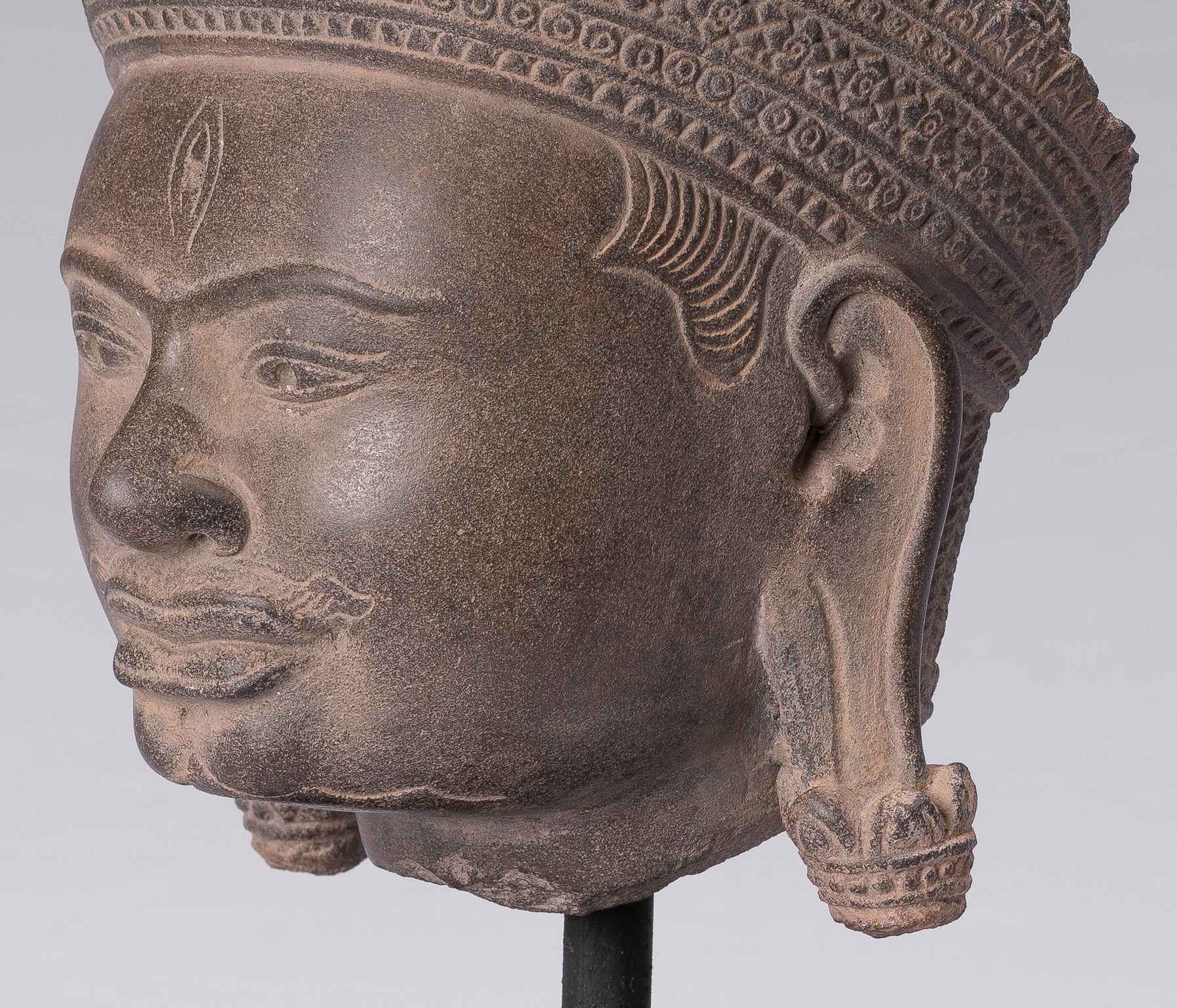 Statue de Shiva – Tête de statue de Shiva en pierre khmère antique de style Banteay Srei – Destructeur – 31 cm/12"