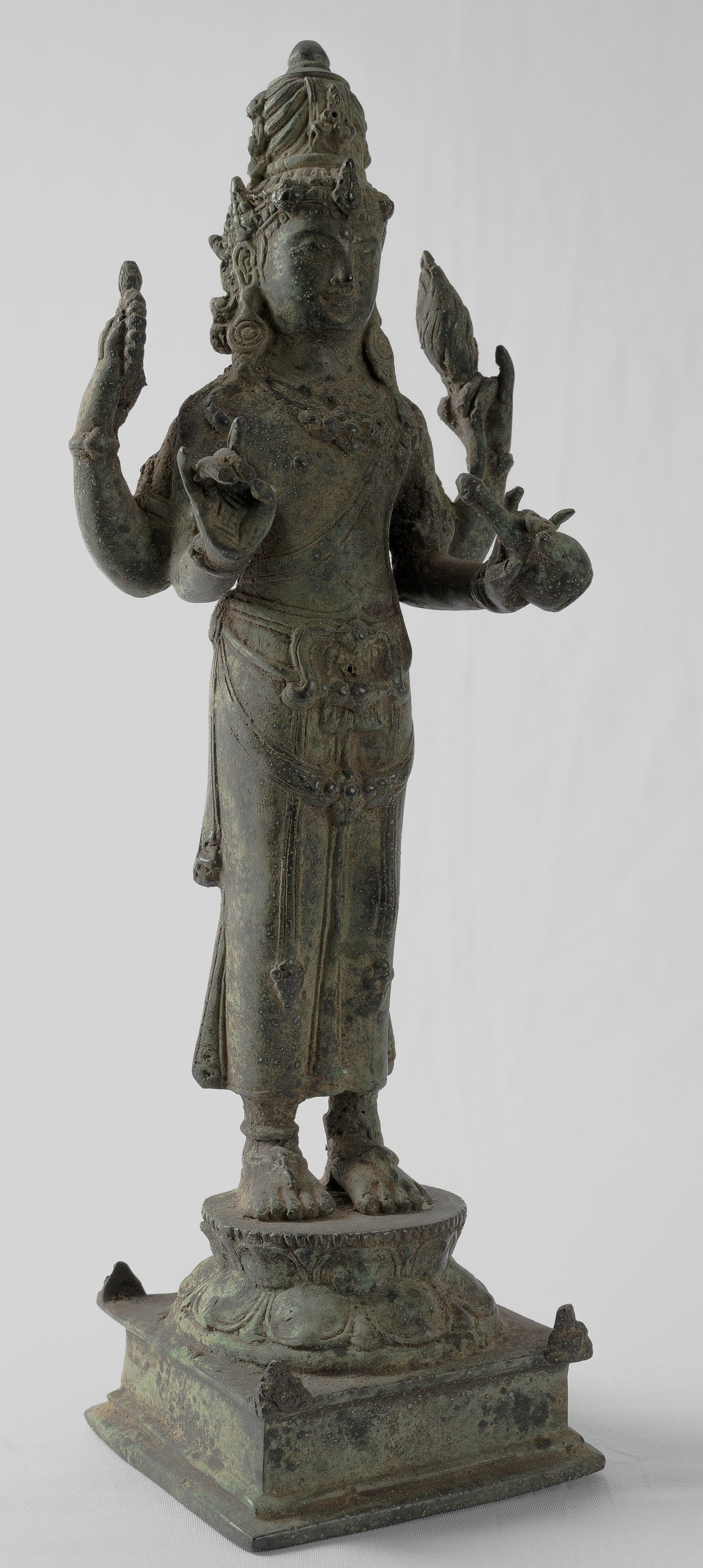 Vishnu statue - majapatit bronze Vishnu statue dans l'ancien style javanais - 31 cm