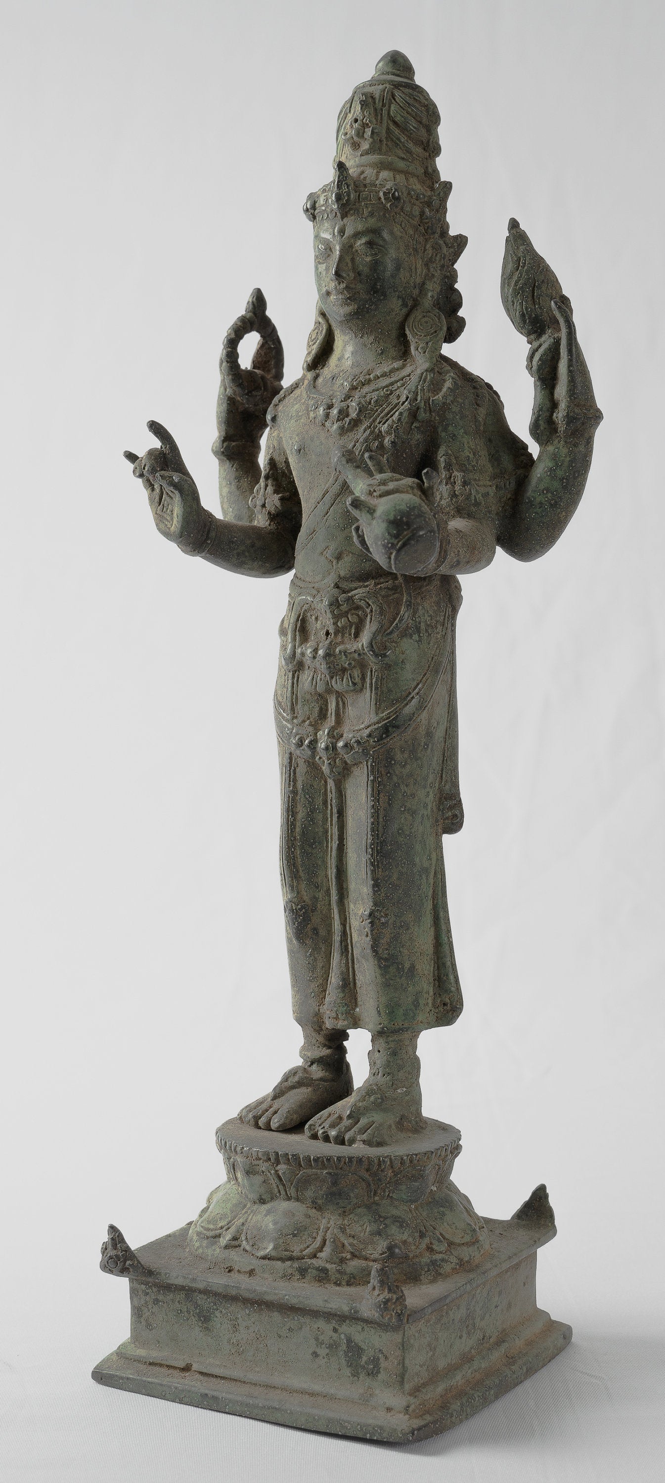 Vishnu statue - majapatit bronze Vishnu statue dans l'ancien style javanais - 31 cm