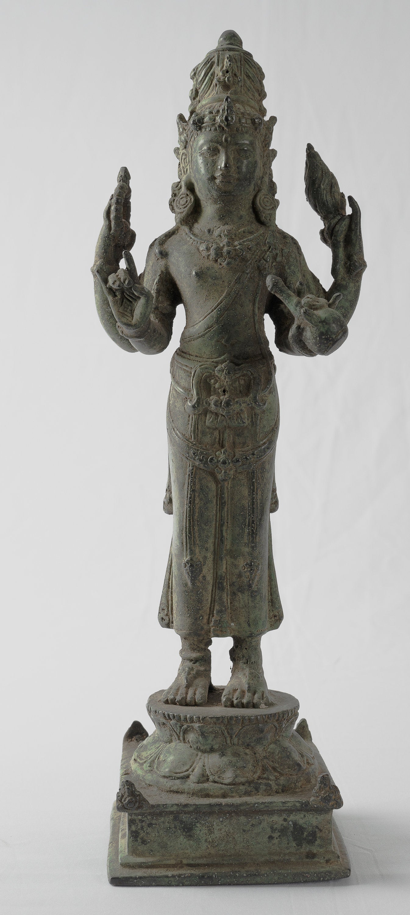 Vishnu statue - majapatit bronze Vishnu statue dans l'ancien style javanais - 31 cm