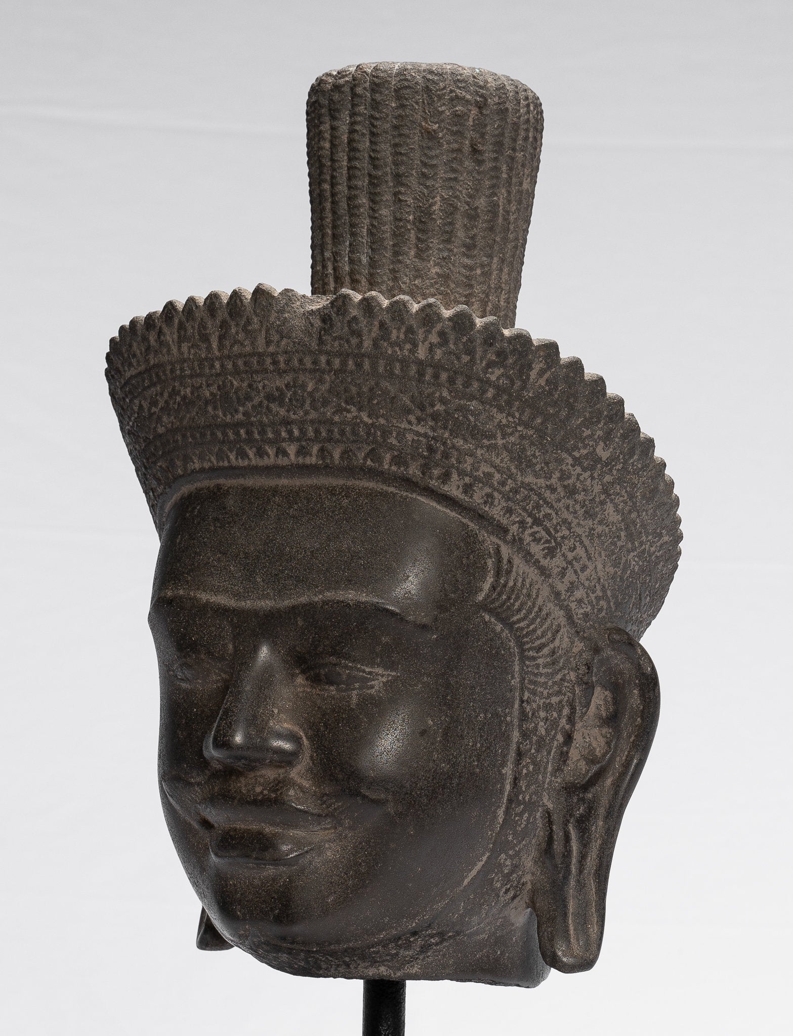 Estatua de Vishnu - Cabezal de Khmer Vishnu montado en piedra antiguo Koh Ker - 37cm / 15 "