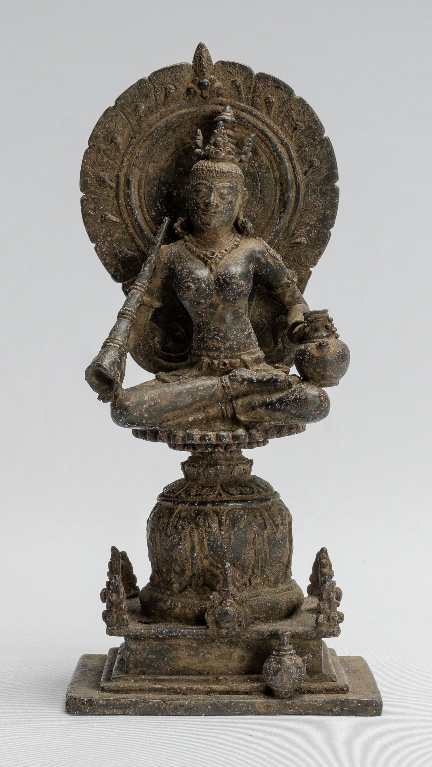 Tara-Statue – antike Java-Stil Majapahit sitzende Bronze-Devi-Tara-Statue – 24 cm/25,4 cm