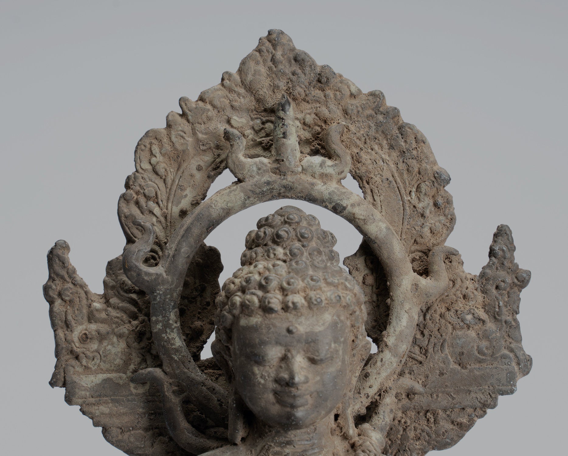 Estatua de Buda - Antiguo estilo indonesio de bronce sentado Javanese Buddha - 29 cm/12 "