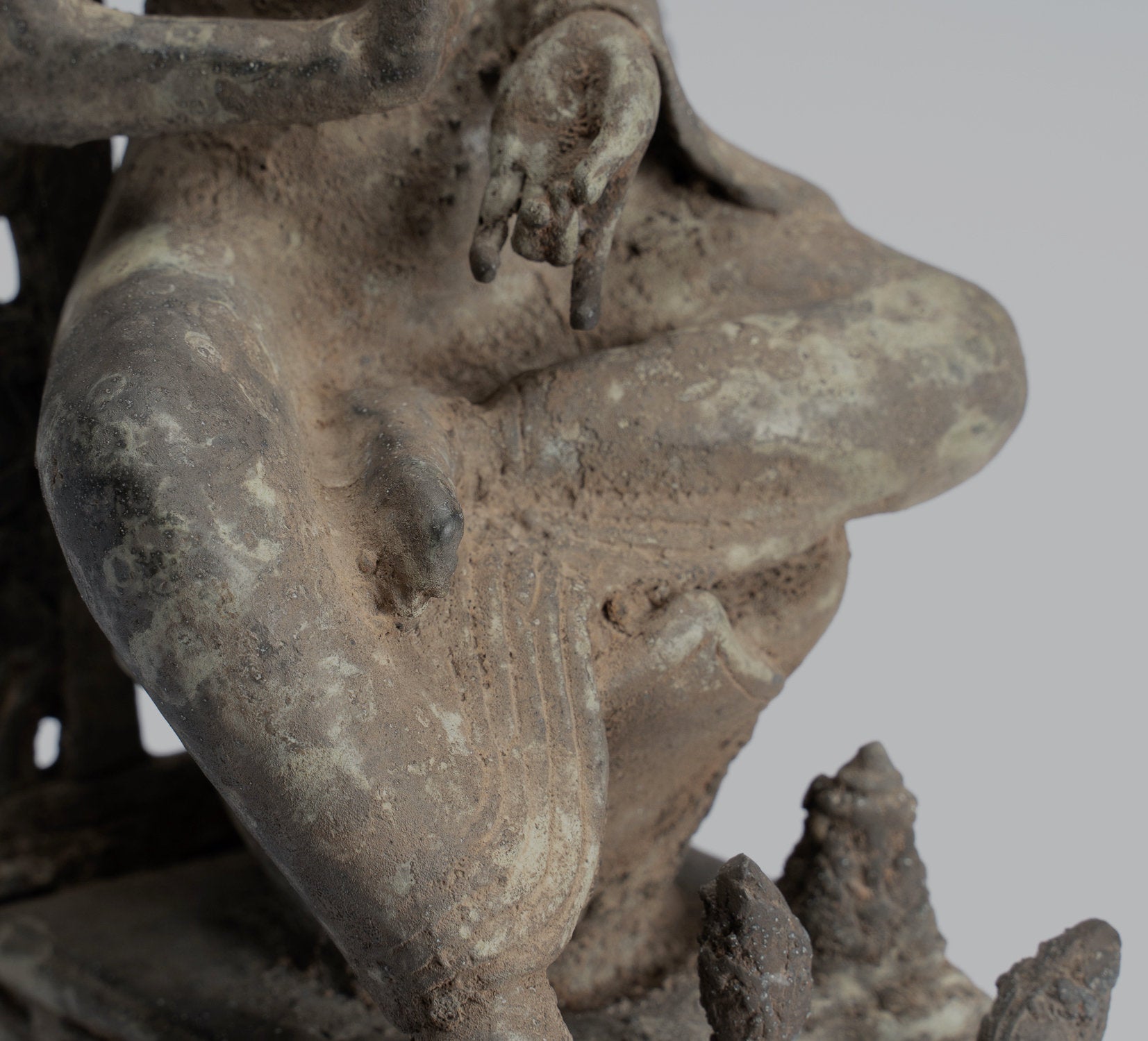 Estatua de Buda - Antiguo estilo indonesio de bronce sentado Javanese Buddha - 29 cm/12 "