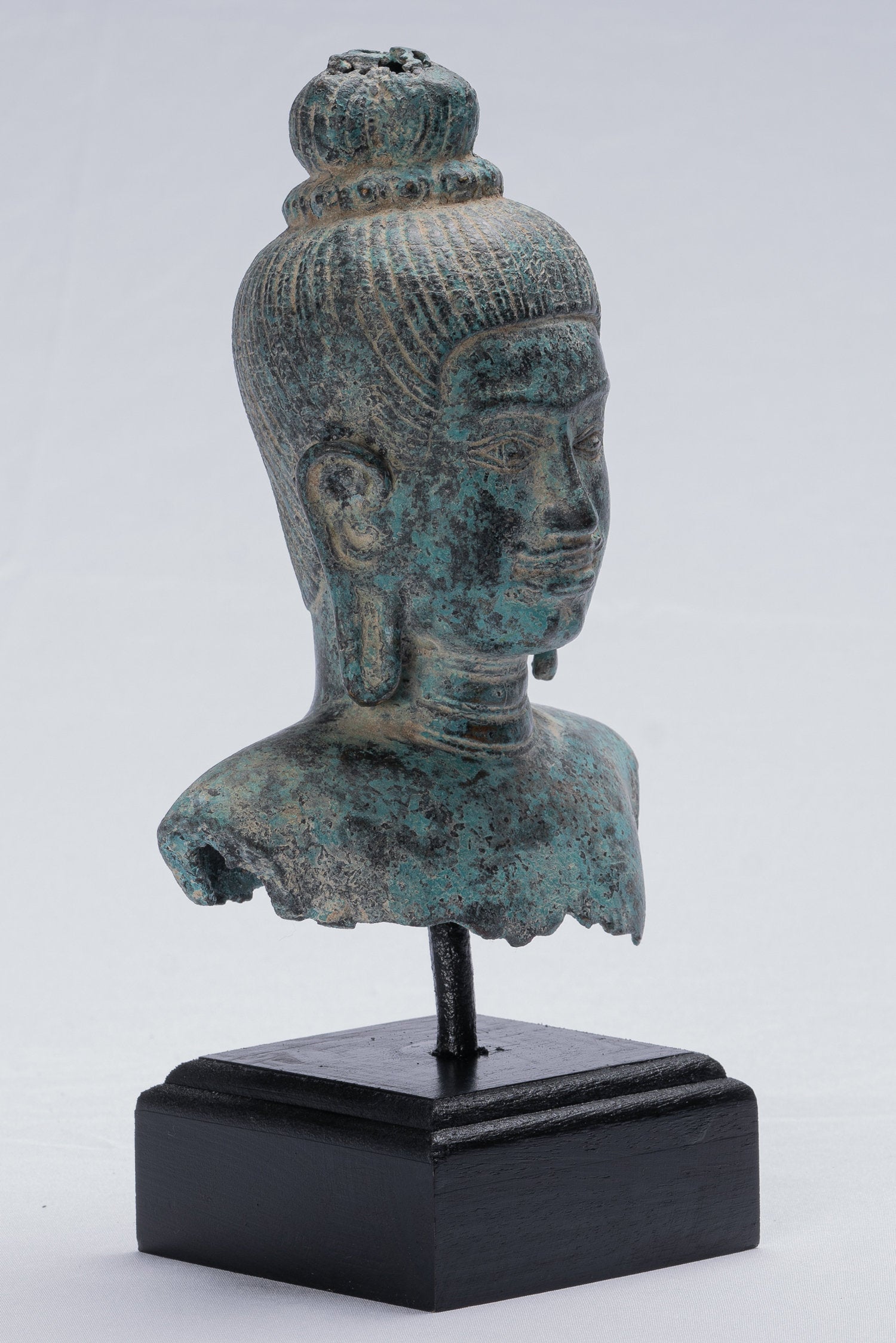 Statue de Vishnu – Statue antique de Vishnu en bronze de style Baphuon – Protecteur et conservateur – 25 cm/25,4 cm