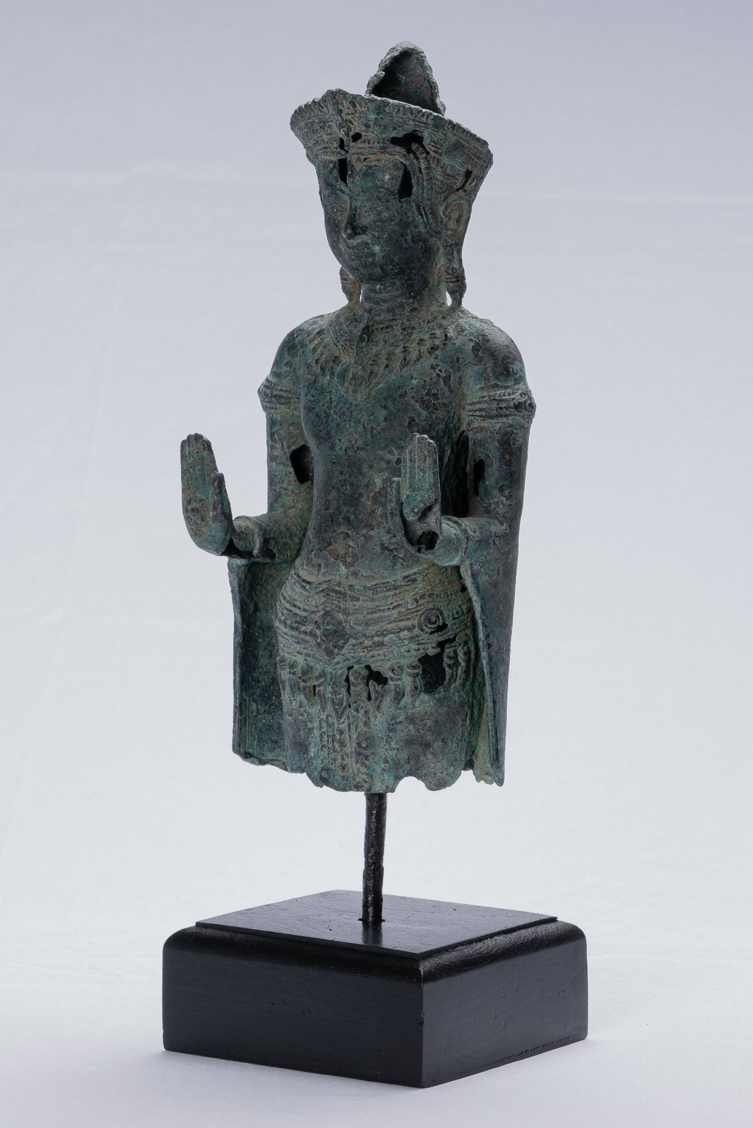 Buddha-Statue – Antiker Khmer-Stil, Bronze, stehend, Abhaya-Schutz, Buddha-Statue – 32 cm
