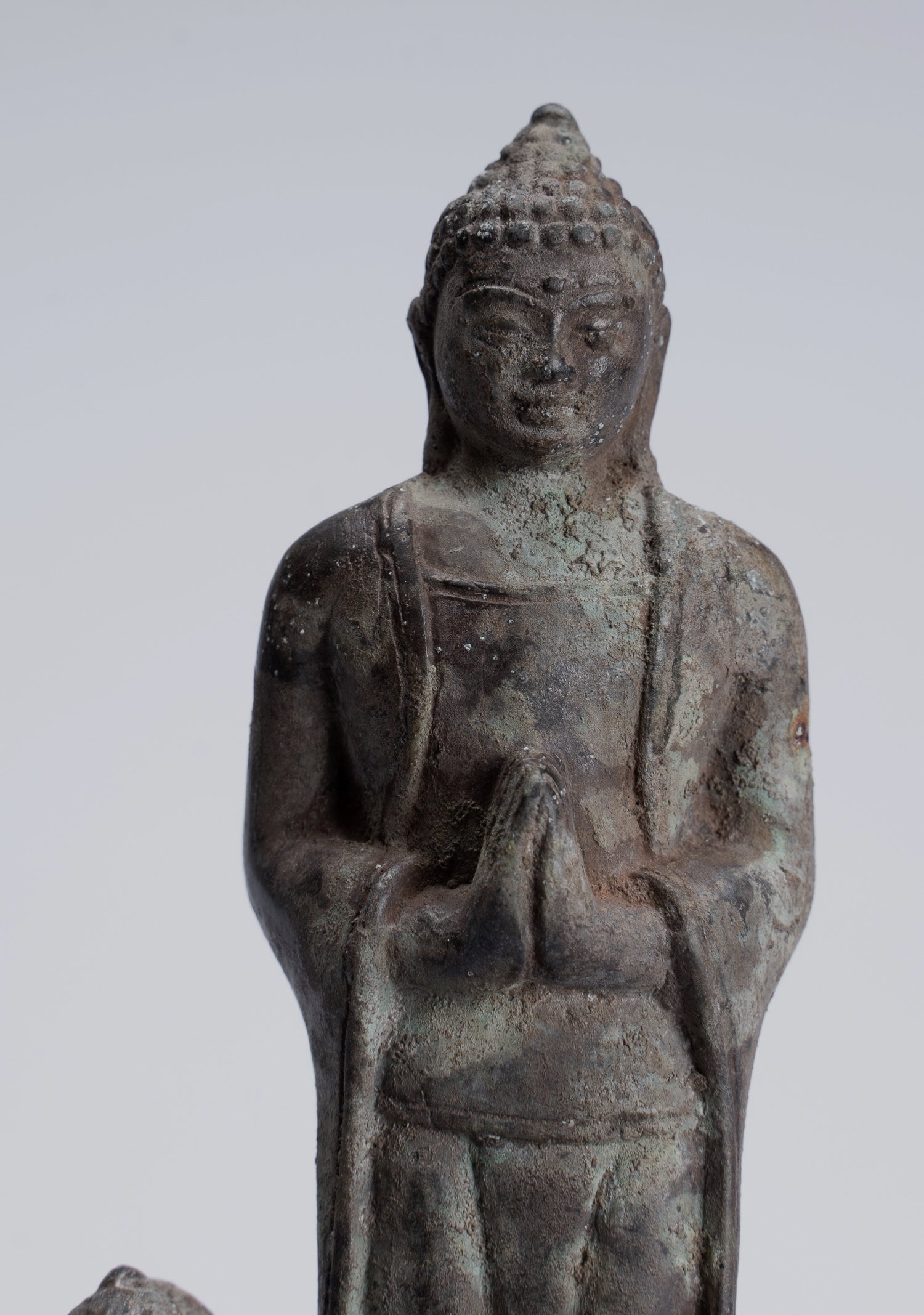 Buddha-Statue – antiker indonesischer Stil, stehender javanischer Anbetungs-Buddha aus Bronze – 21 cm.