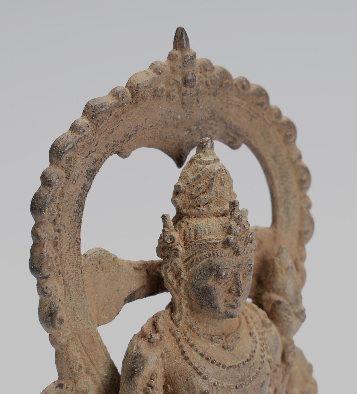 Vishnu-Antique Java Style Majapahit Seated Bronze Charity Vishnu Statue-11cm/4 "