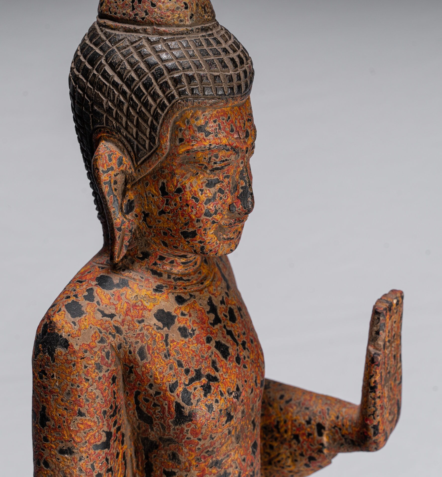 Buddha-Statue – Holz im antiken Khmer-Stil, stehend, schützend, Montag-Buddha-Statue – 76 cm/30 Zoll