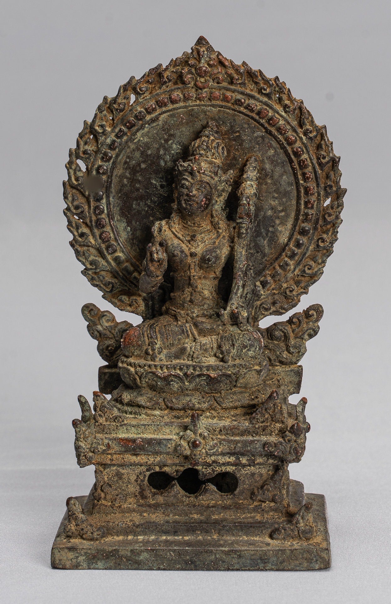 Statua di Tara - Antique Java Style Majapahit Seduto Devi Devi Tara Statua - 14 cm/6 "